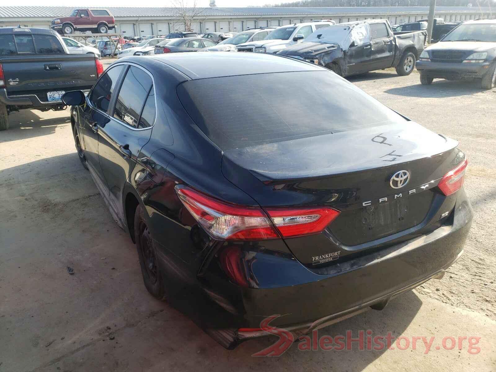 4T1B11HK2JU139215 2018 TOYOTA CAMRY