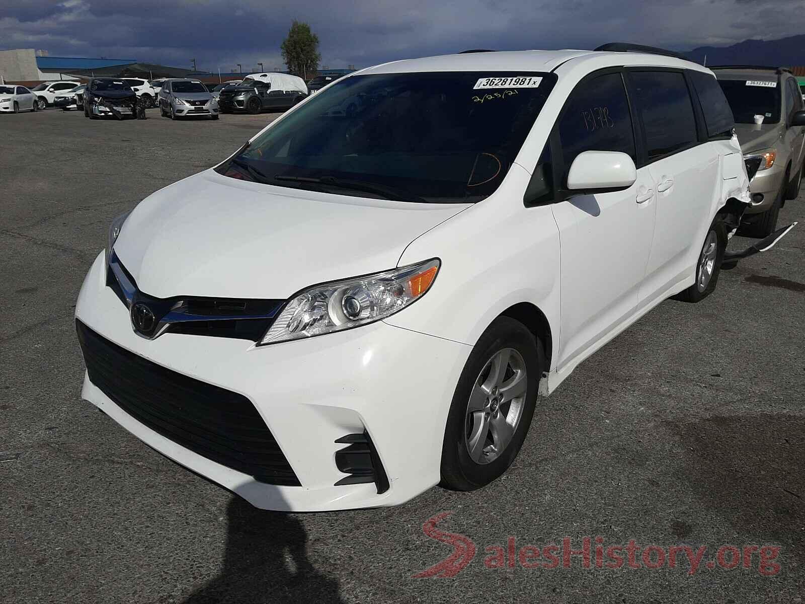 5TDKZ3DCXJS942625 2018 TOYOTA SIENNA