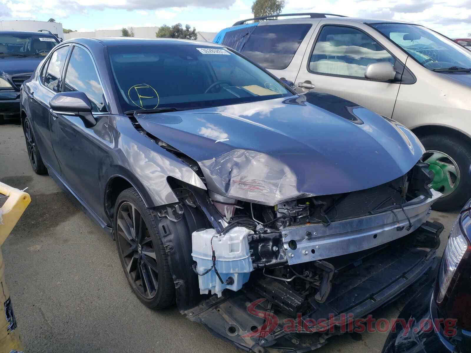 4T1B61HK1JU045599 2018 TOYOTA CAMRY