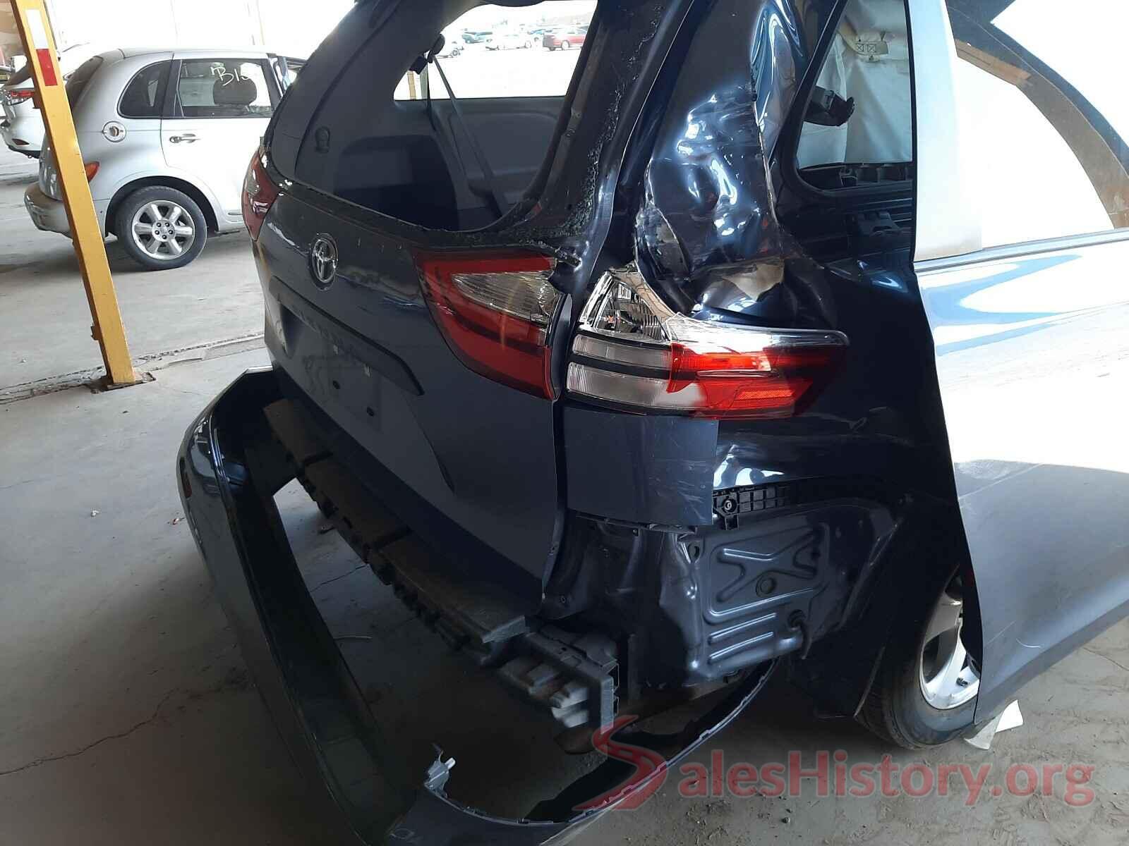 5TDZZ3DC7HS877208 2017 TOYOTA SIENNA