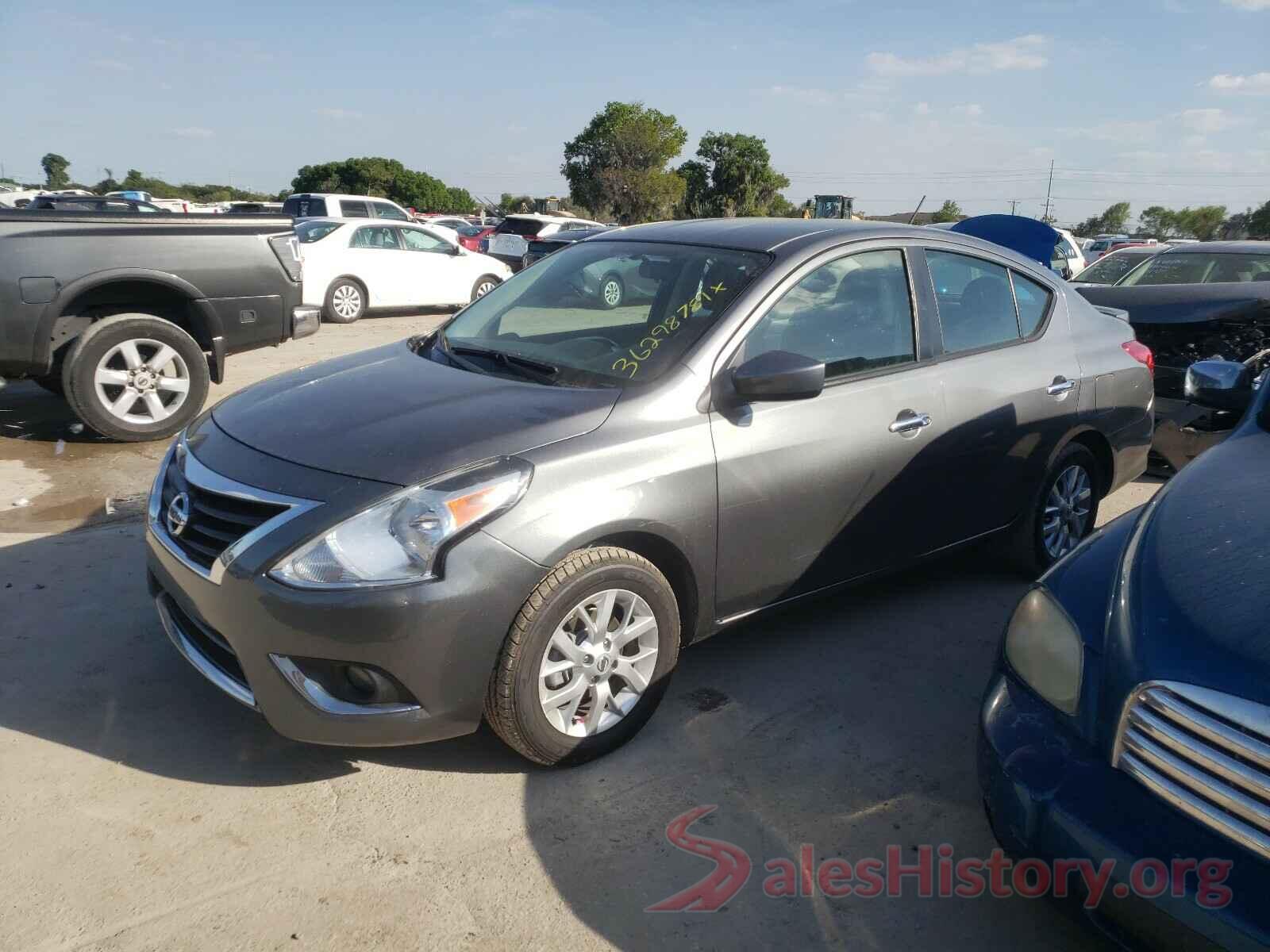 3N1CN7AP1JL824096 2018 NISSAN VERSA