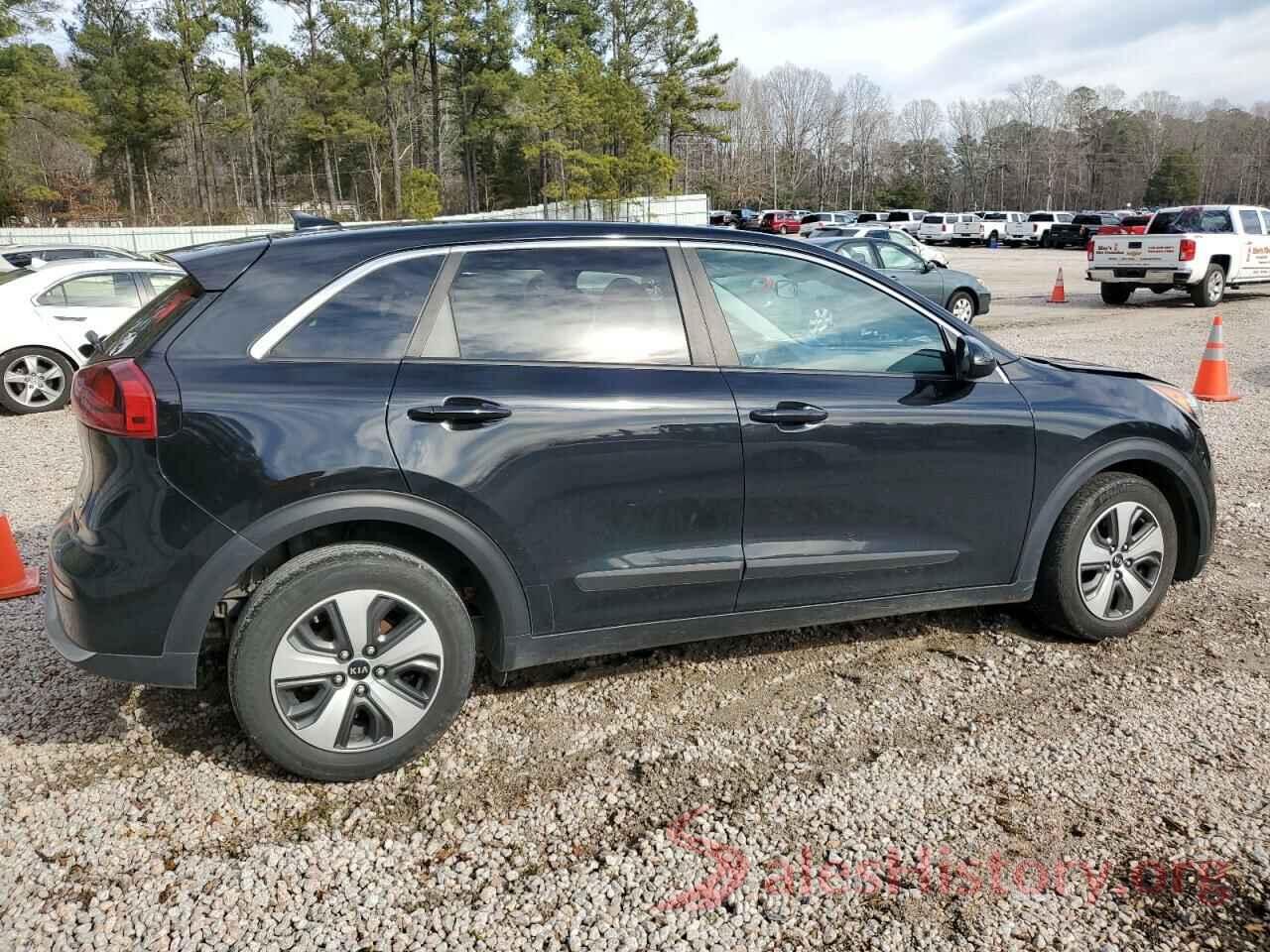 KNDCB3LC4J5110018 2018 KIA NIRO