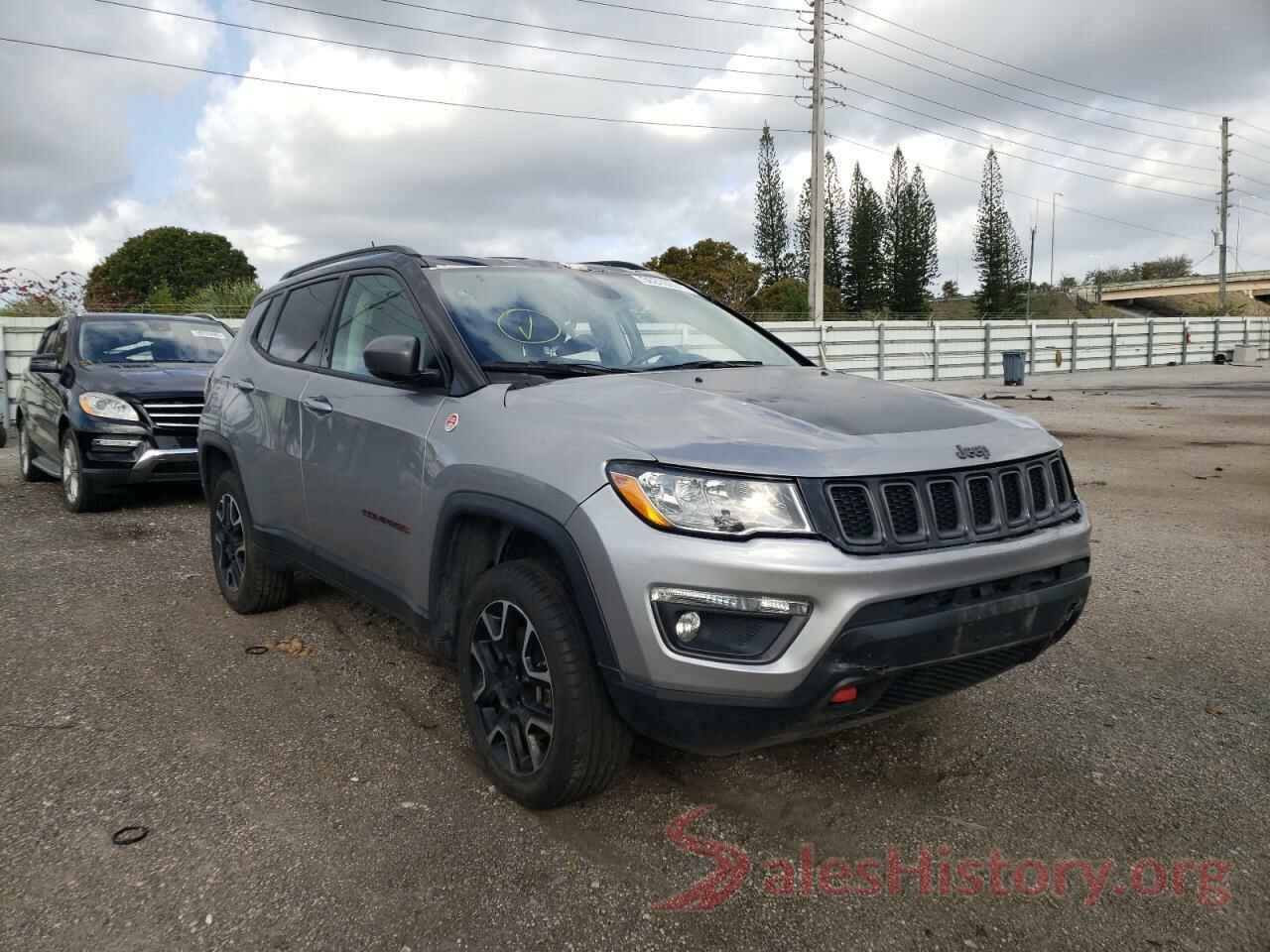 3C4NJDDB3KT775761 2019 JEEP COMPASS