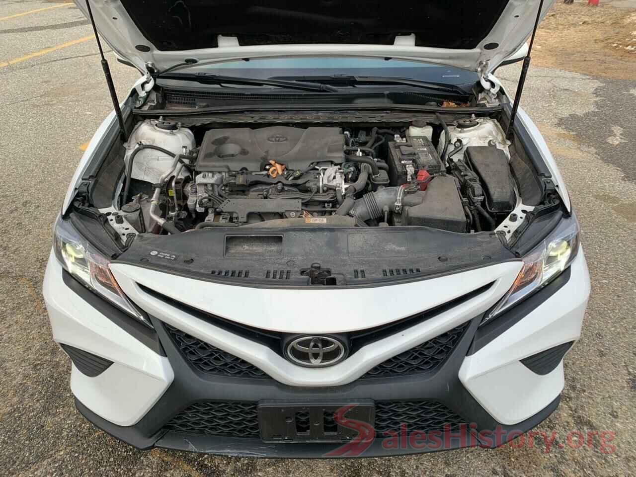 4T1B11HK3JU519034 2018 TOYOTA CAMRY