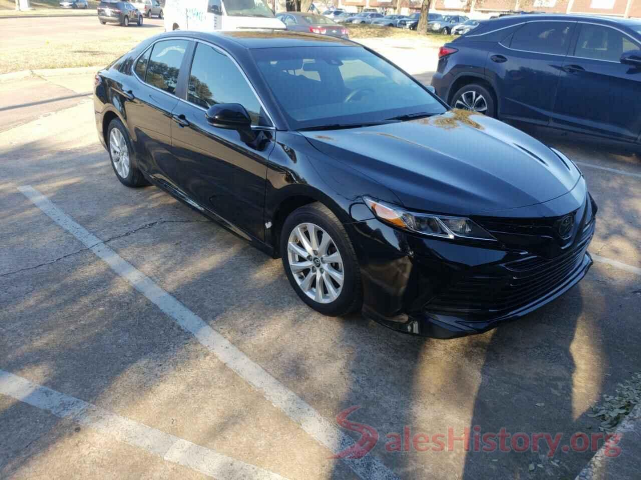 4T1B11HK2JU144513 2018 TOYOTA CAMRY