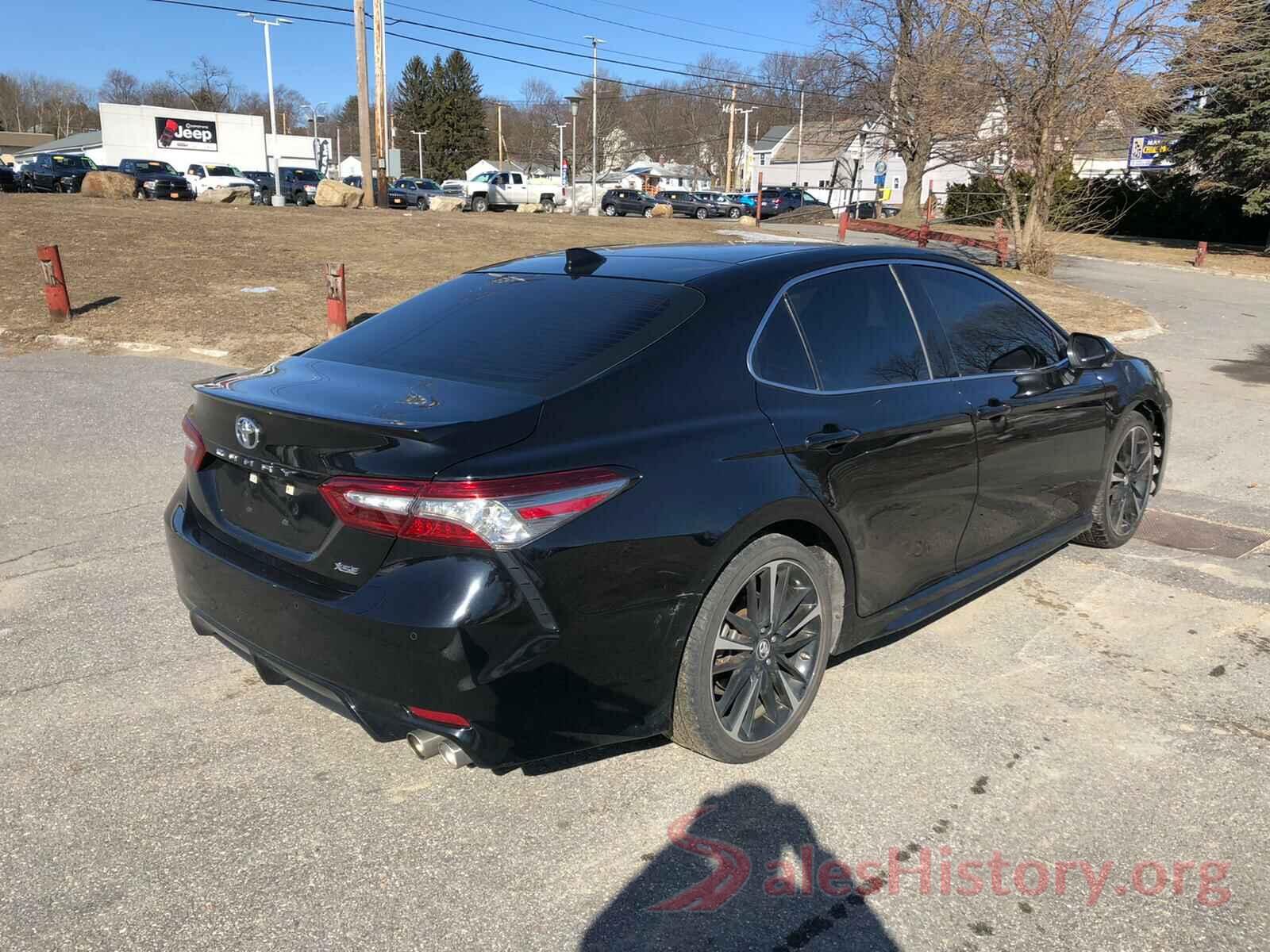 4T1B61HK6JU047851 2018 TOYOTA CAMRY