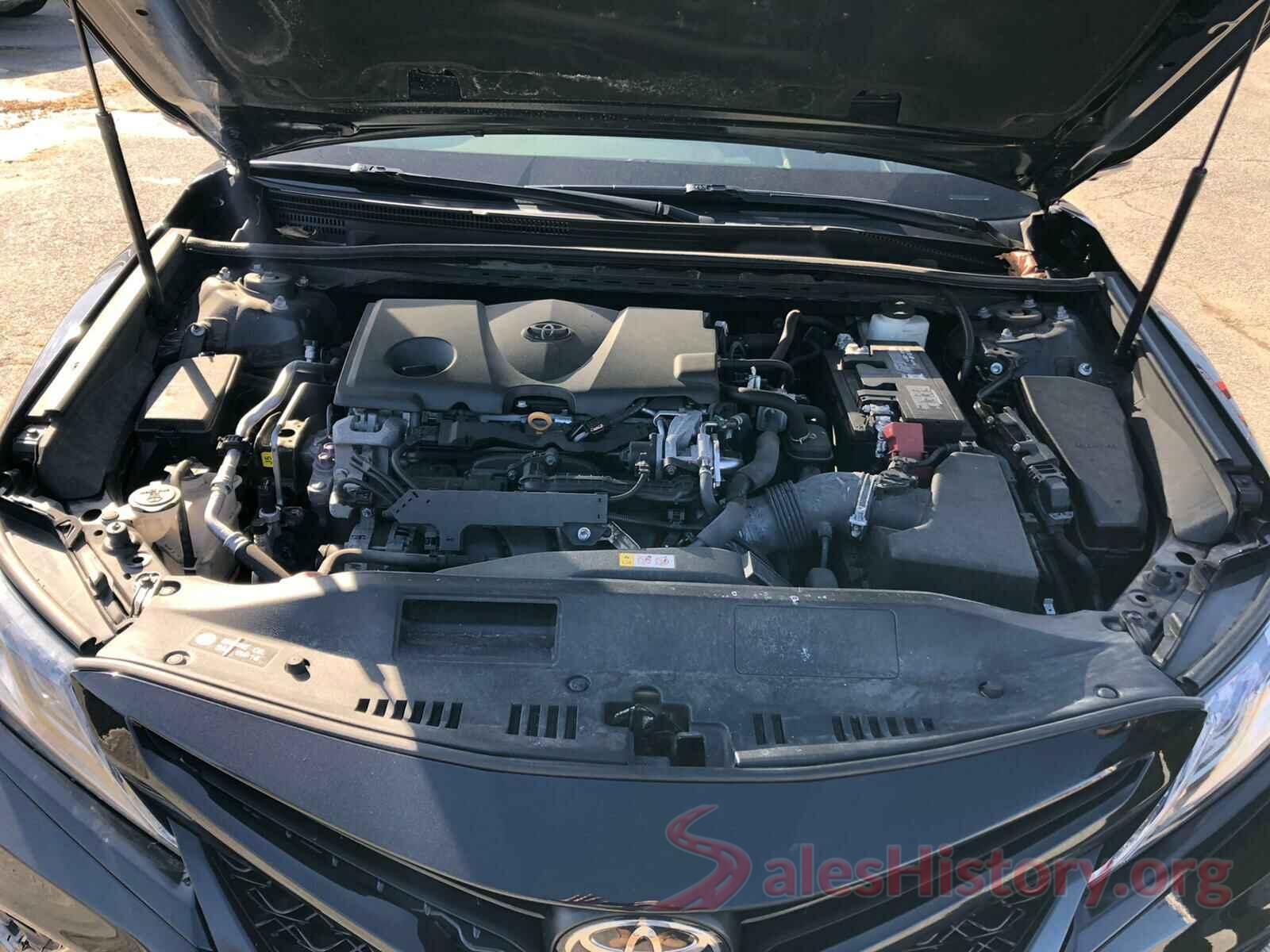 4T1B61HK6JU047851 2018 TOYOTA CAMRY