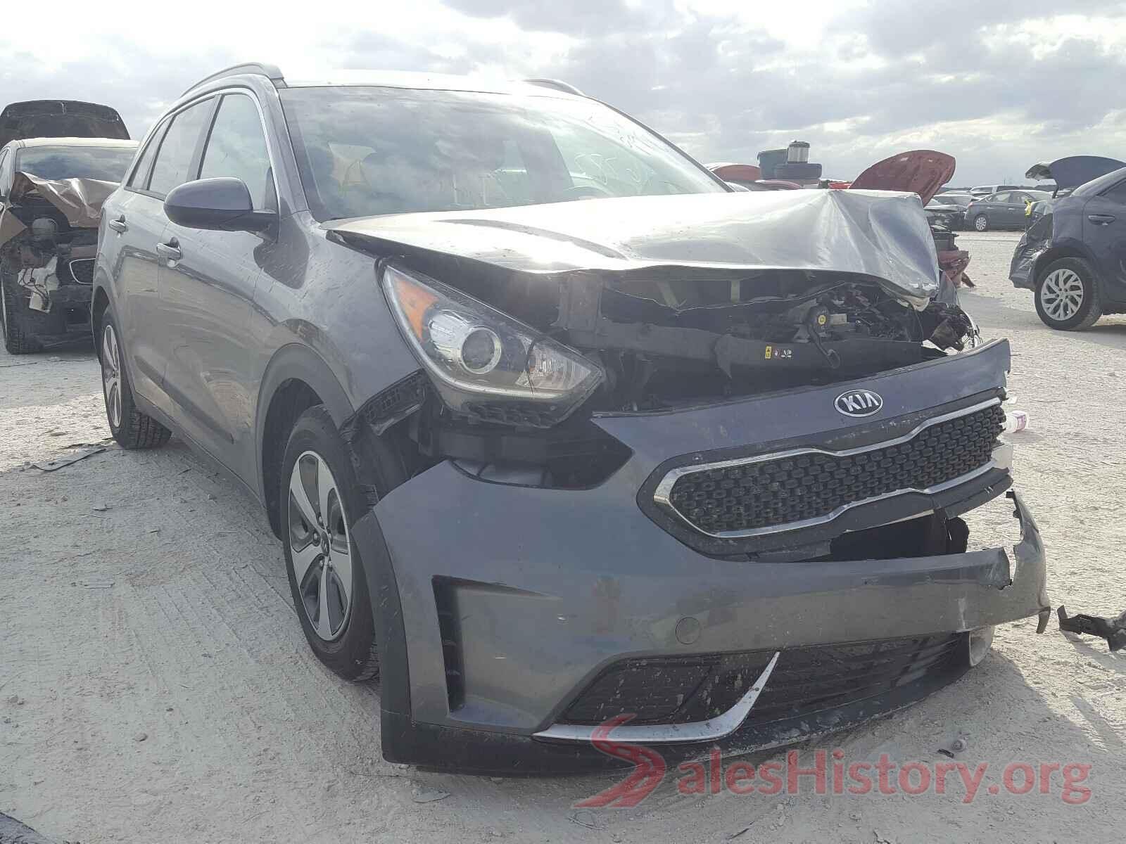 KNDCB3LC2J5157998 2018 KIA NIRO