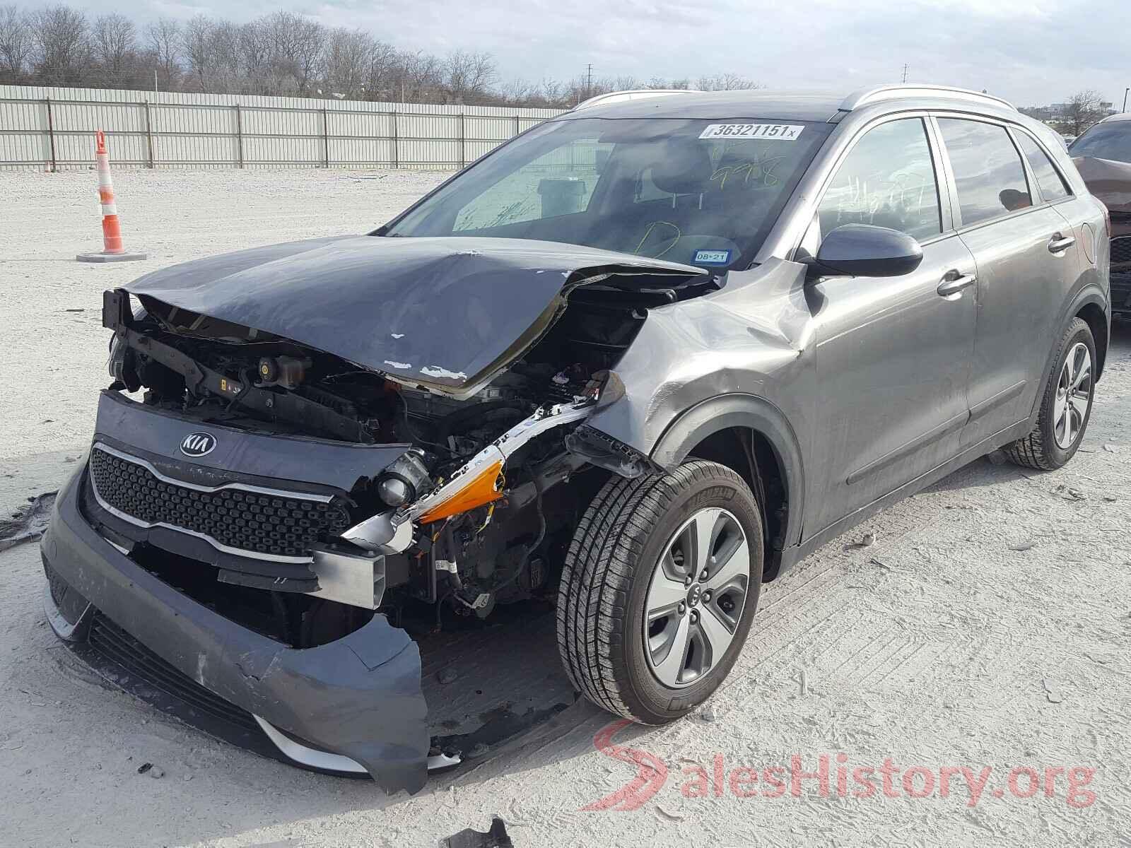 KNDCB3LC2J5157998 2018 KIA NIRO