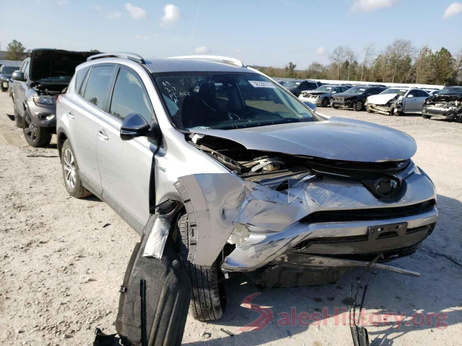 JTMRJREV3JD256513 2018 TOYOTA RAV4