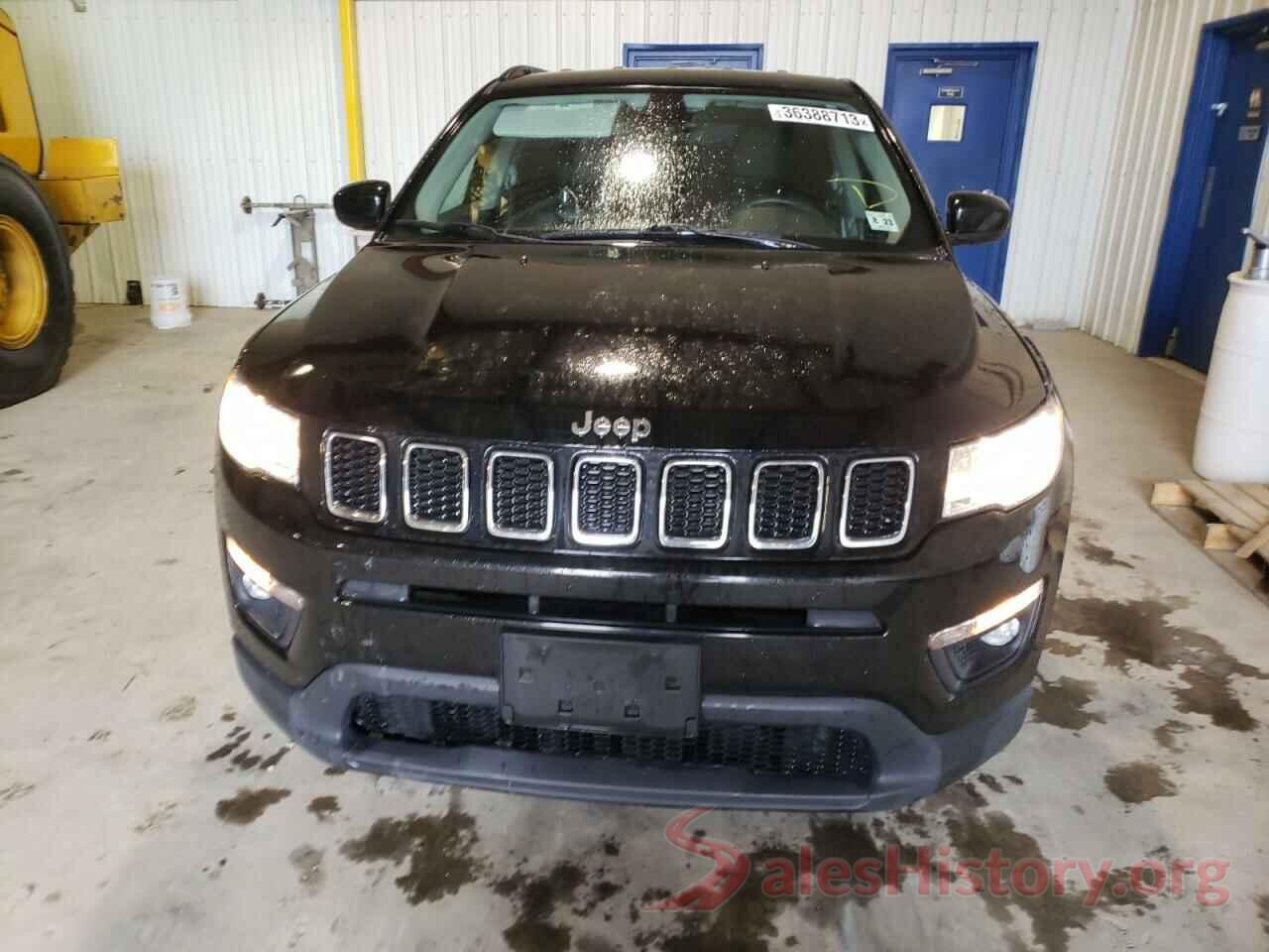 3C4NJDBB0JT418250 2018 JEEP COMPASS