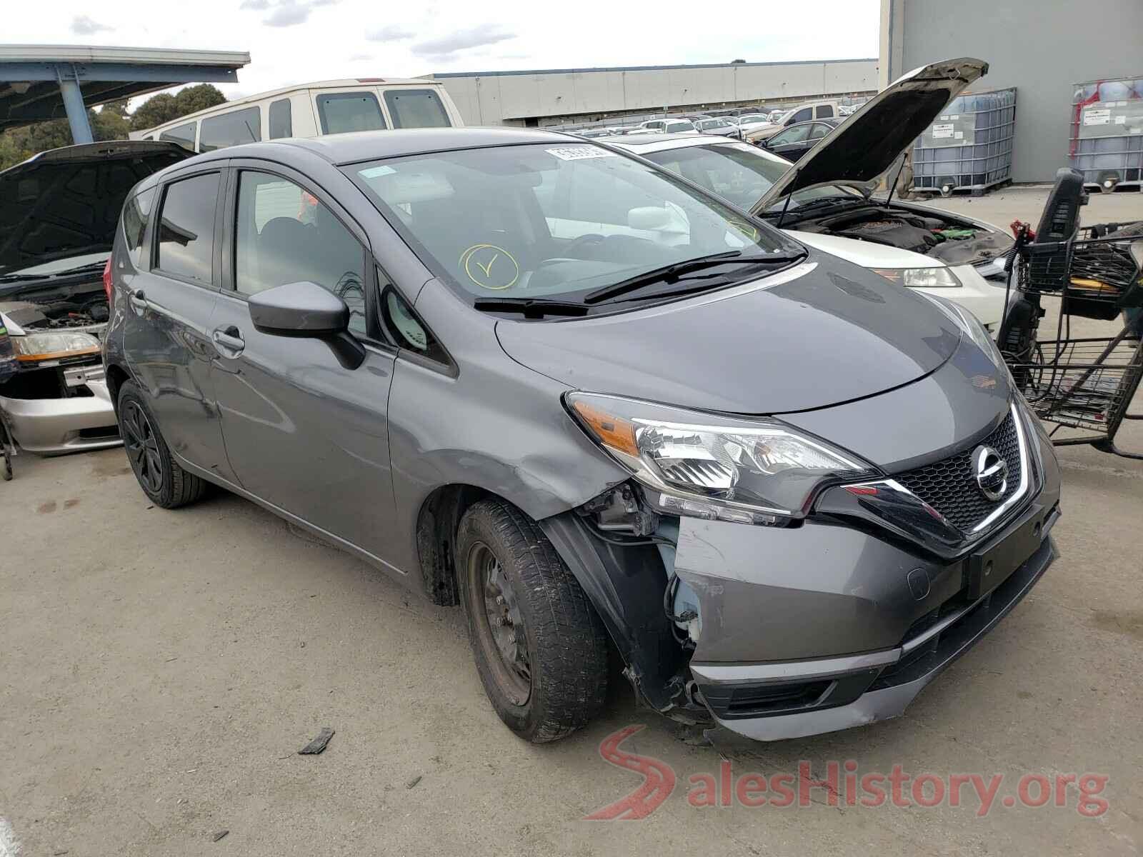 3N1CE2CP9JL368638 2018 NISSAN VERSA