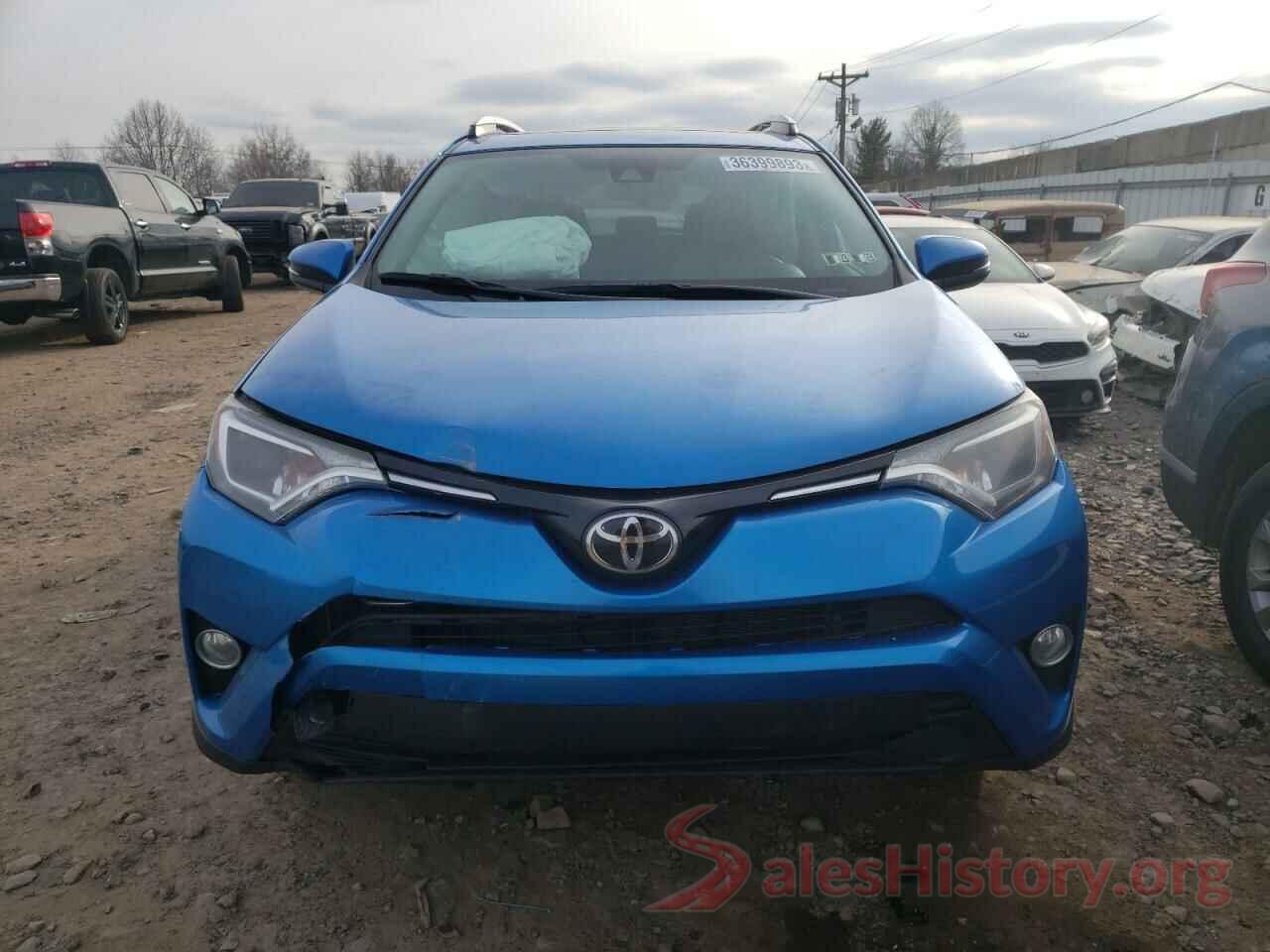 2T3RFREV8HW692417 2017 TOYOTA RAV4