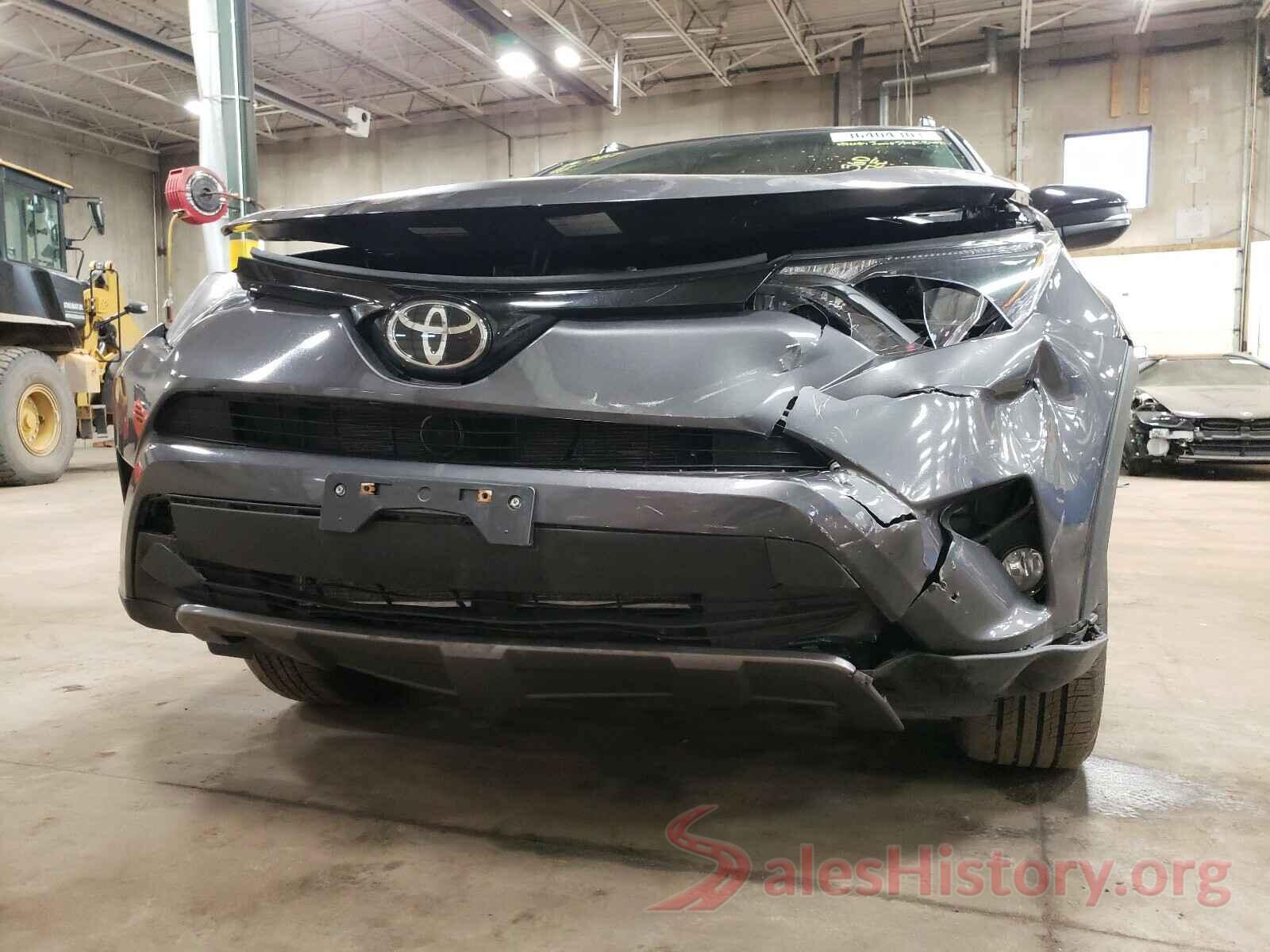 2T3RFREV8JW835078 2018 TOYOTA RAV4