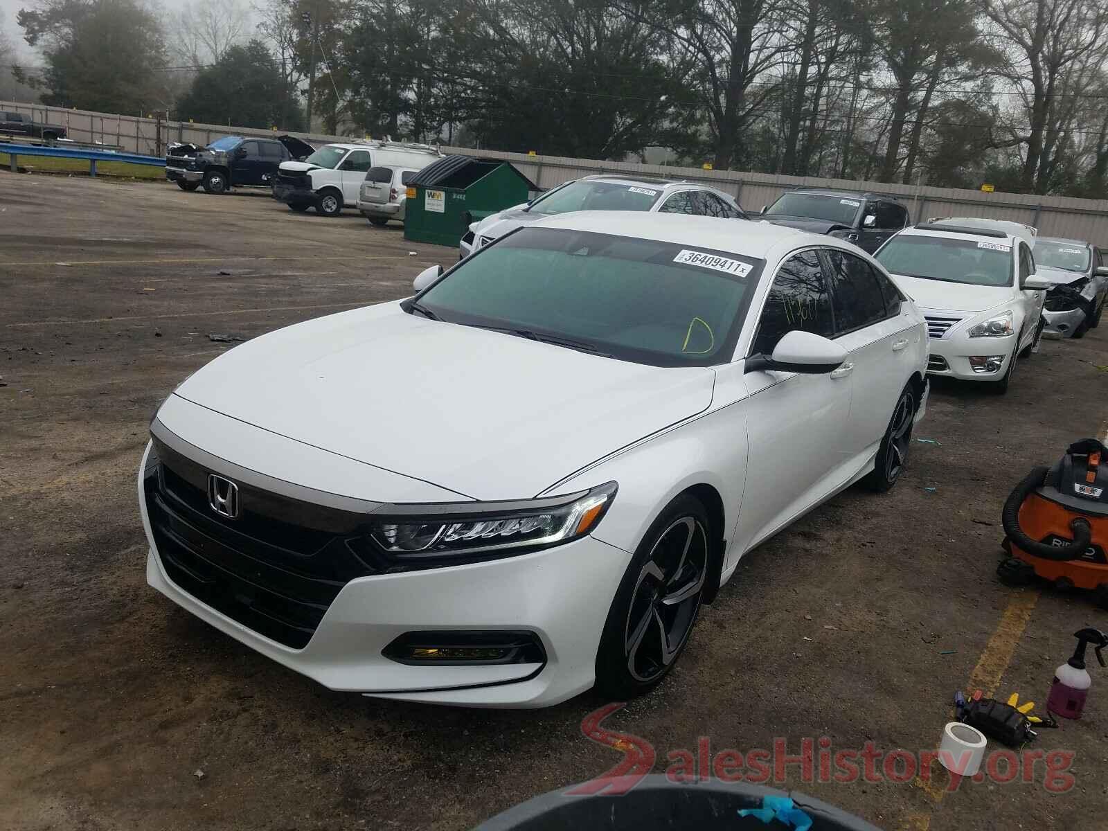 1HGCV1F31JA031132 2018 HONDA ACCORD