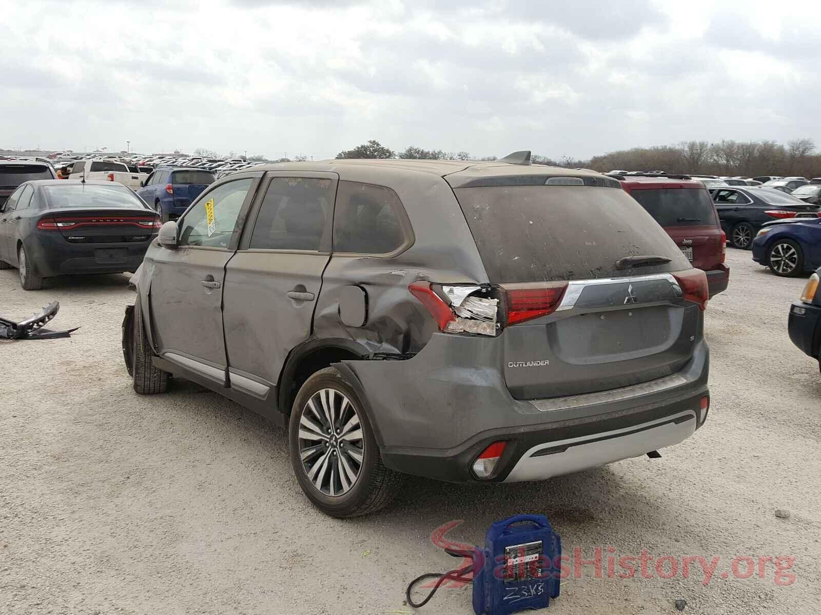 JA4AD3A32LZ005195 2020 MITSUBISHI OUTLANDER