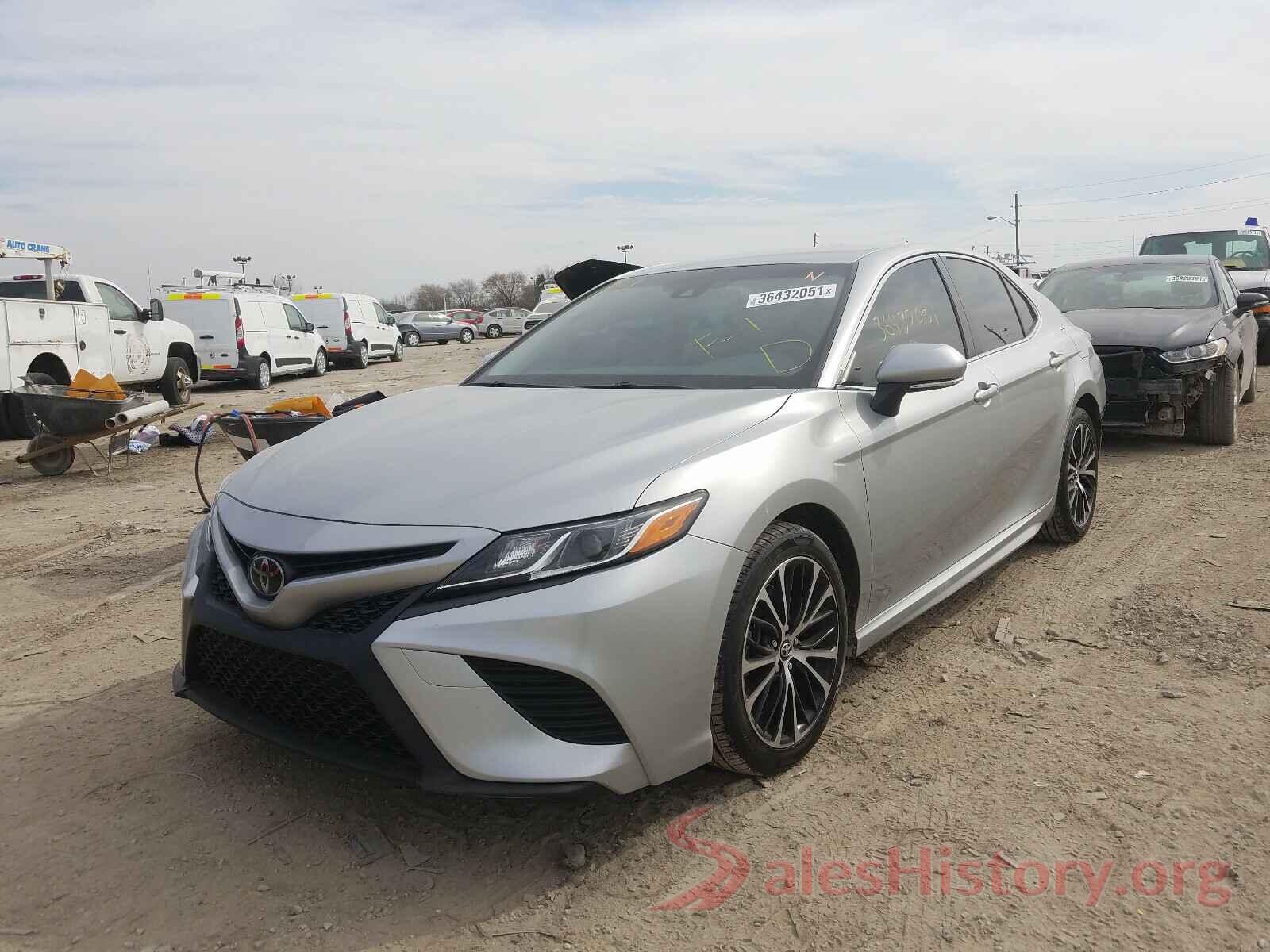 JTNB11HK8J3050402 2018 TOYOTA CAMRY