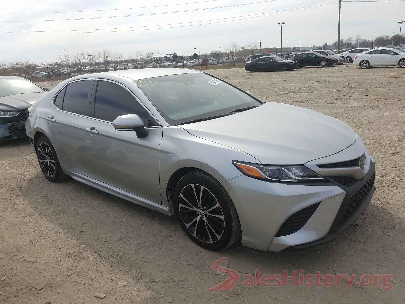 JTNB11HK8J3050402 2018 TOYOTA CAMRY