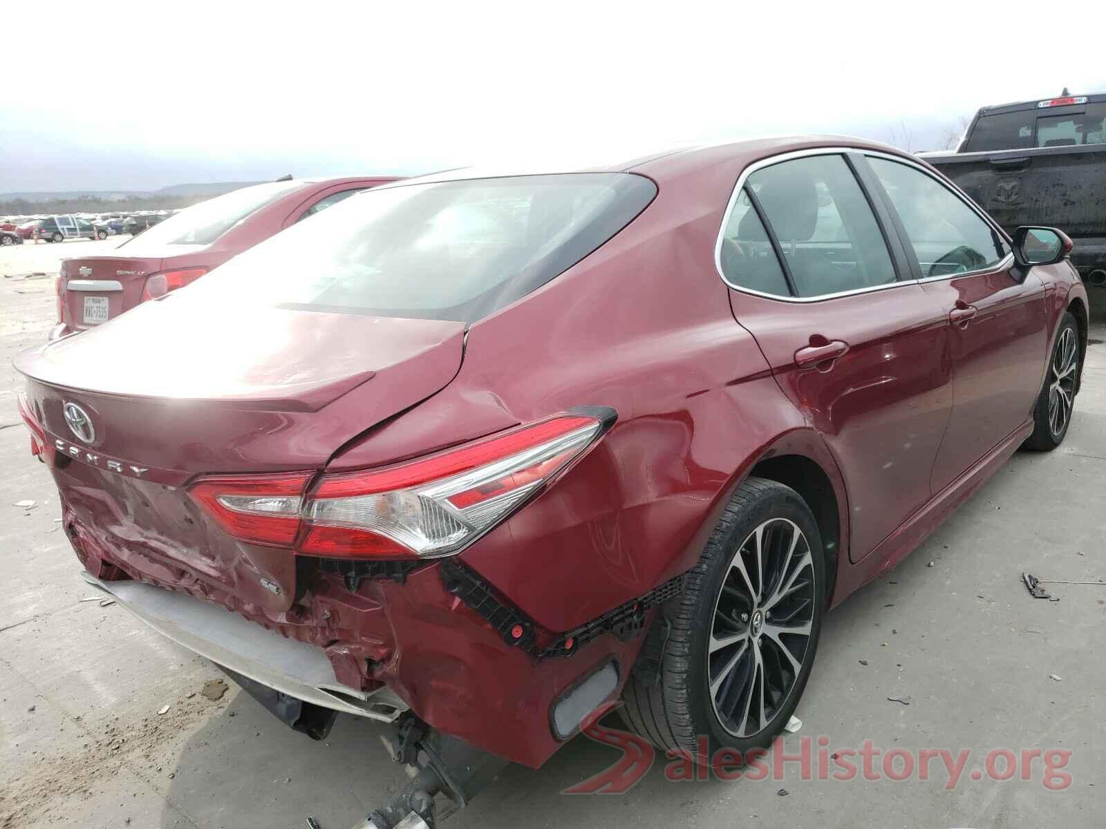 4T1B11HK9JU568741 2018 TOYOTA CAMRY