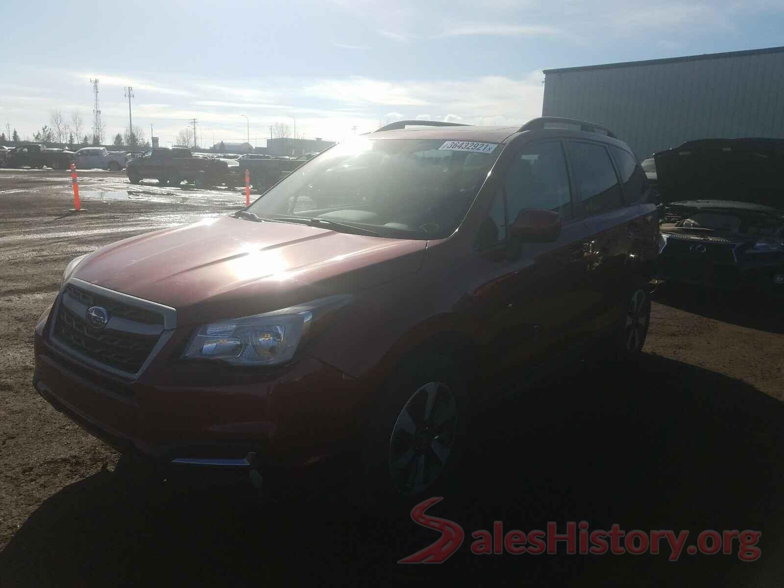 JF2SJEJC0JG471491 2018 SUBARU FORESTER