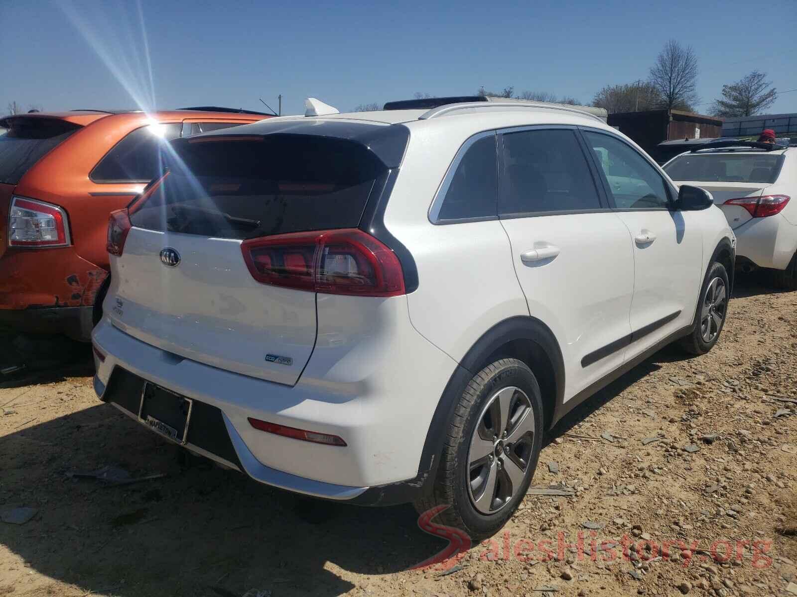 KNDCB3LC6J5127967 2018 KIA NIRO