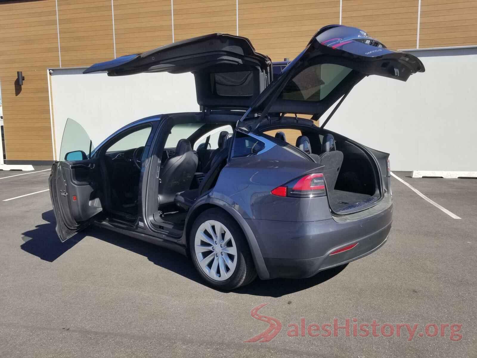 5YJXCDE24JF090537 2018 TESLA MODEL X