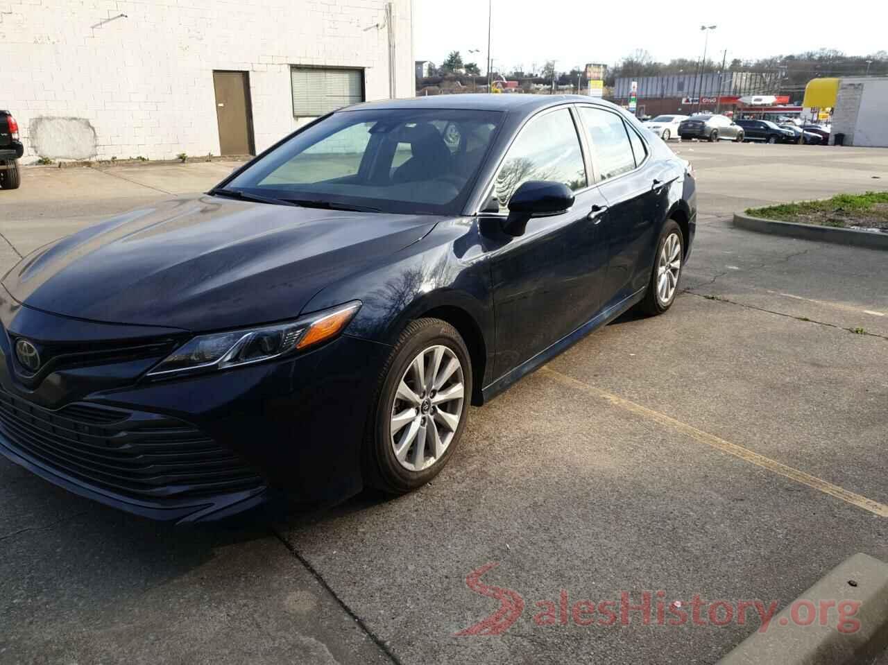 4T1B11HK9JU676390 2018 TOYOTA CAMRY