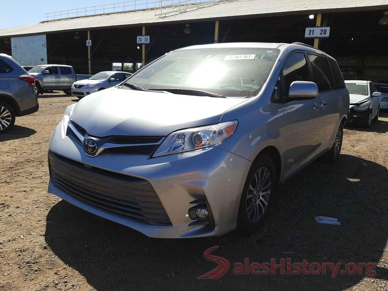 5TDYZ3DCXKS978021 2019 TOYOTA SIENNA