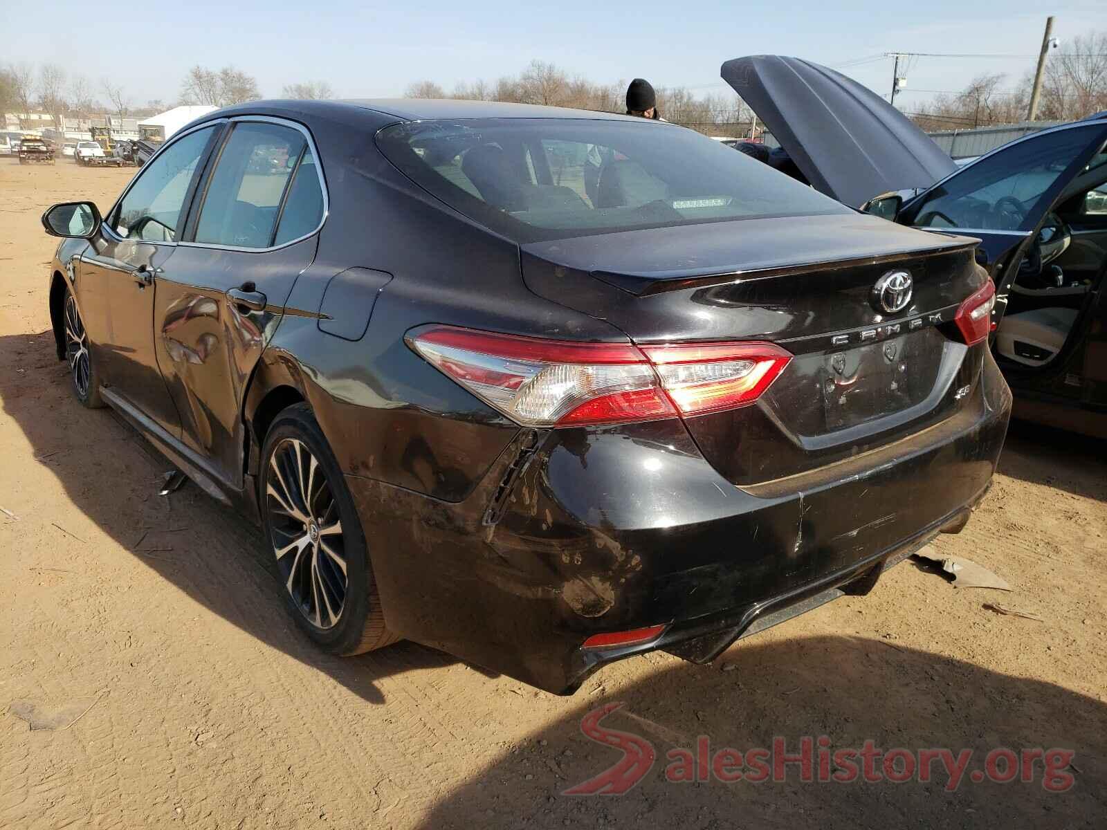 4T1B11HK8JU573302 2018 TOYOTA CAMRY