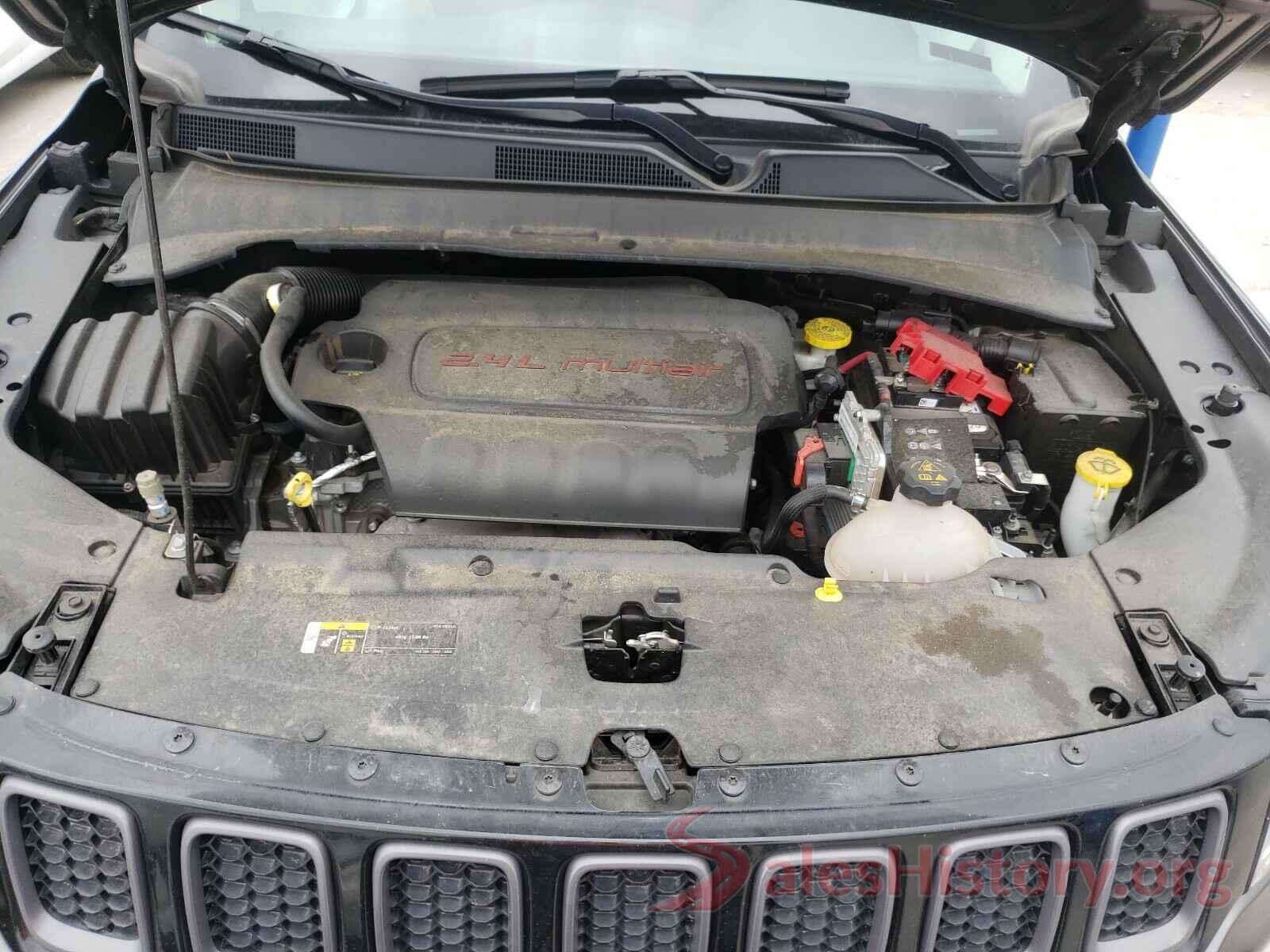 3C4NJDDB7KT721752 2019 JEEP COMPASS