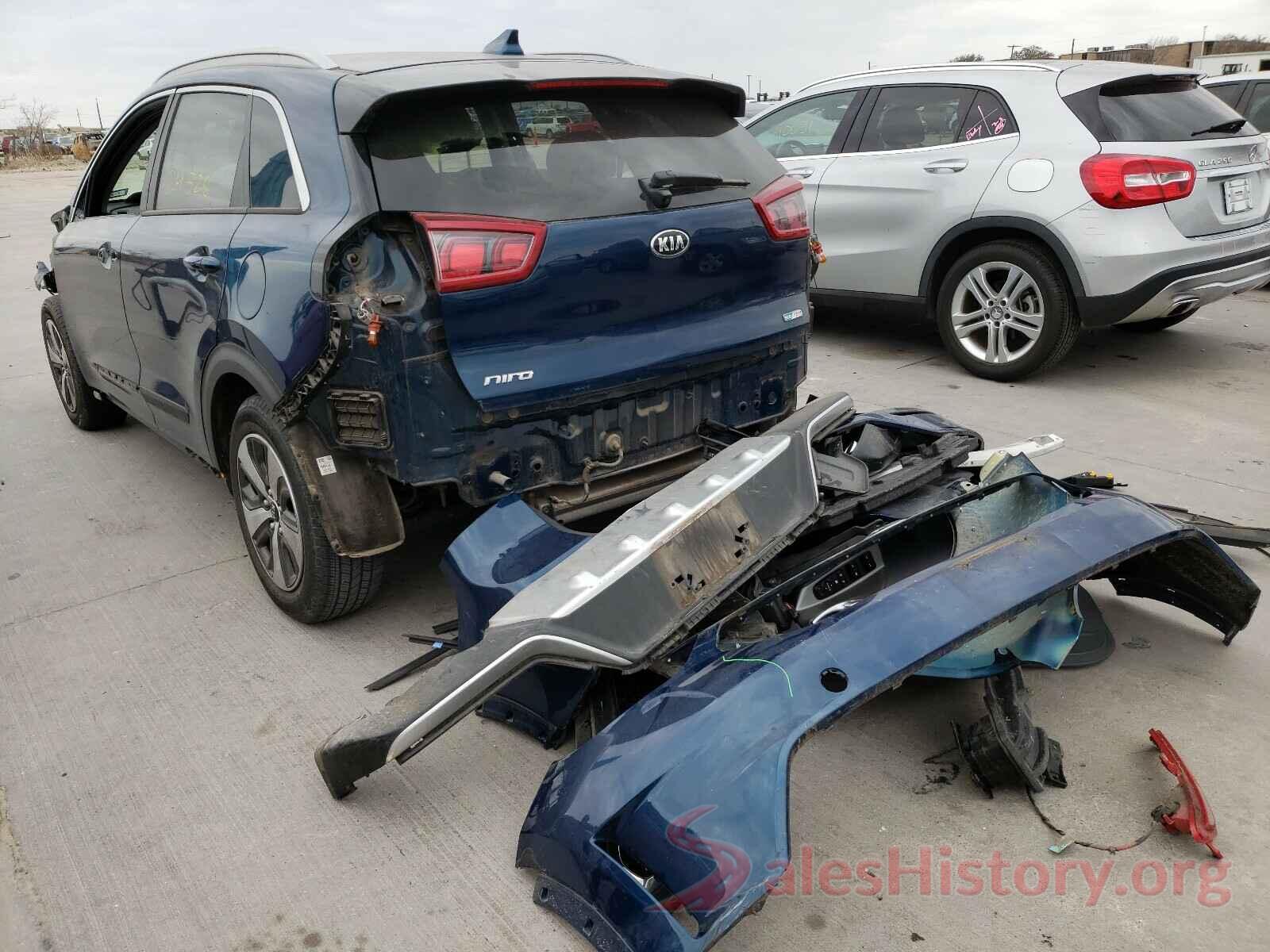 KNDCB3LC8H5067555 2017 KIA NIRO