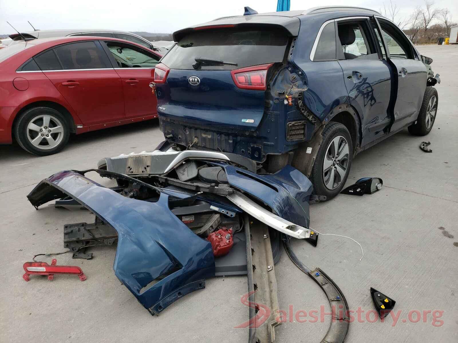 KNDCB3LC8H5067555 2017 KIA NIRO