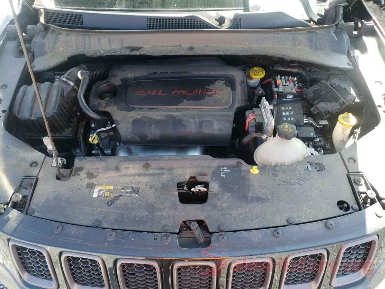 3C4NJDDB9JT419491 2018 JEEP COMPASS