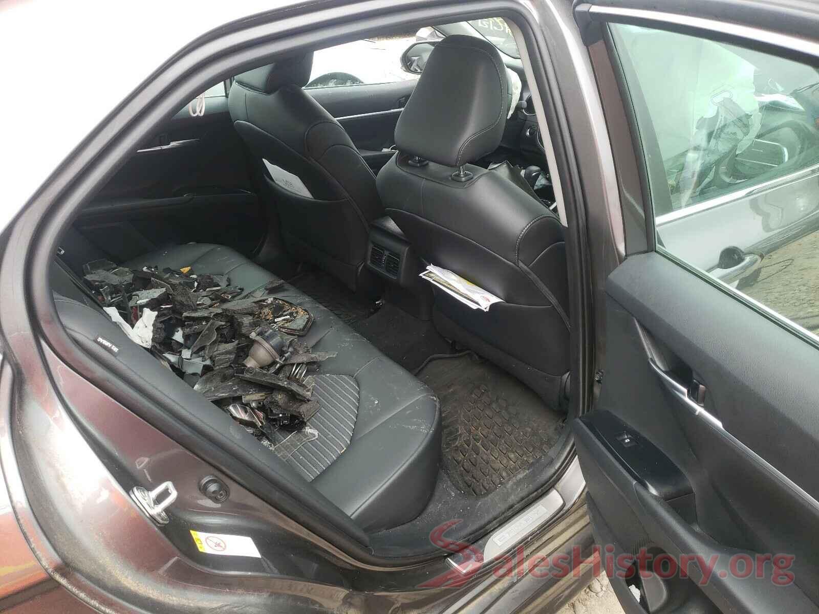 4T1B11HK2JU549125 2018 TOYOTA CAMRY