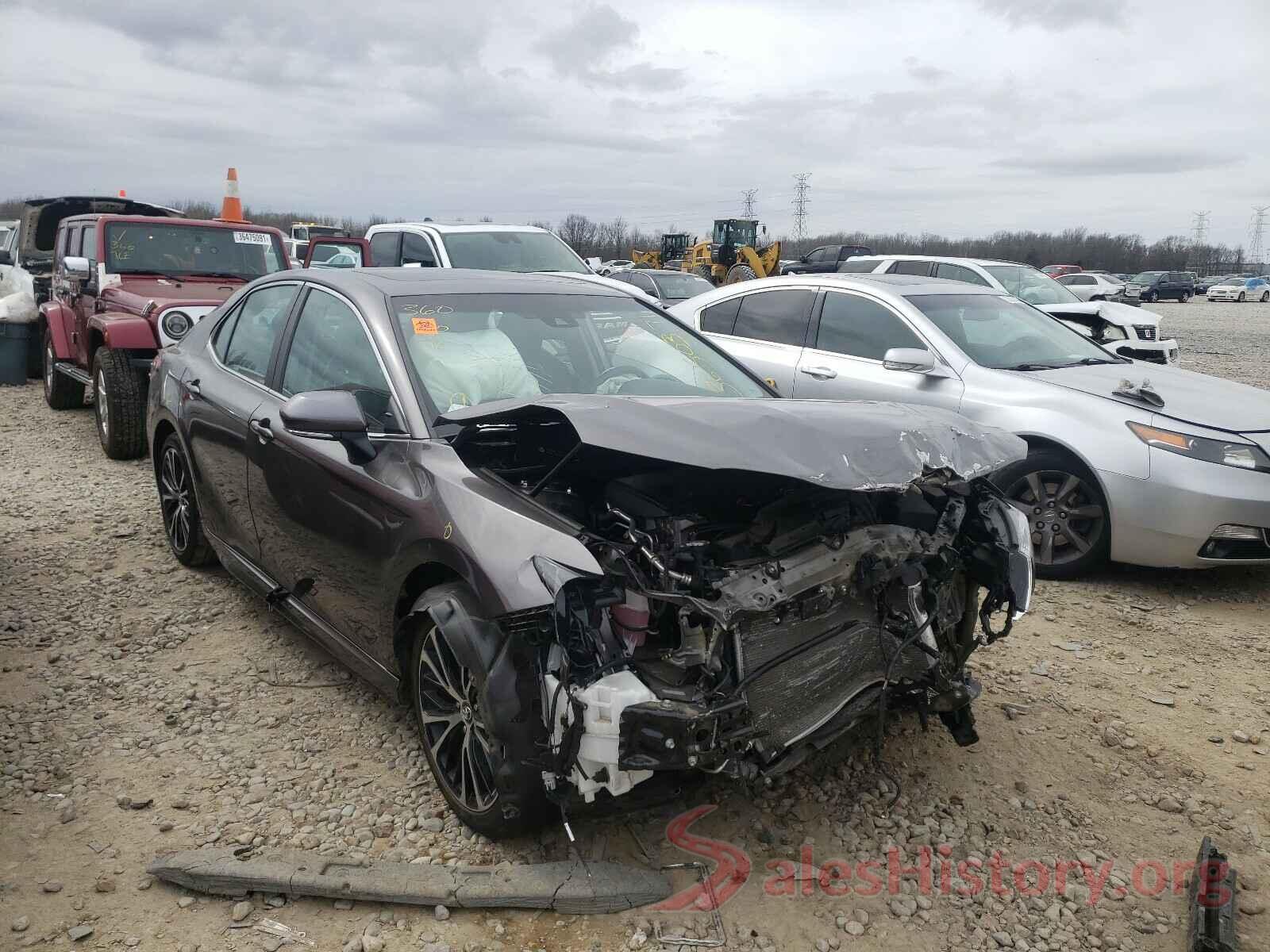 4T1B11HK2JU549125 2018 TOYOTA CAMRY