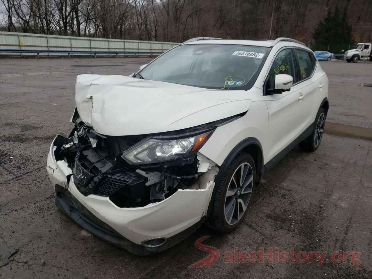 JN1BJ1CR2JW201373 2018 NISSAN ROGUE