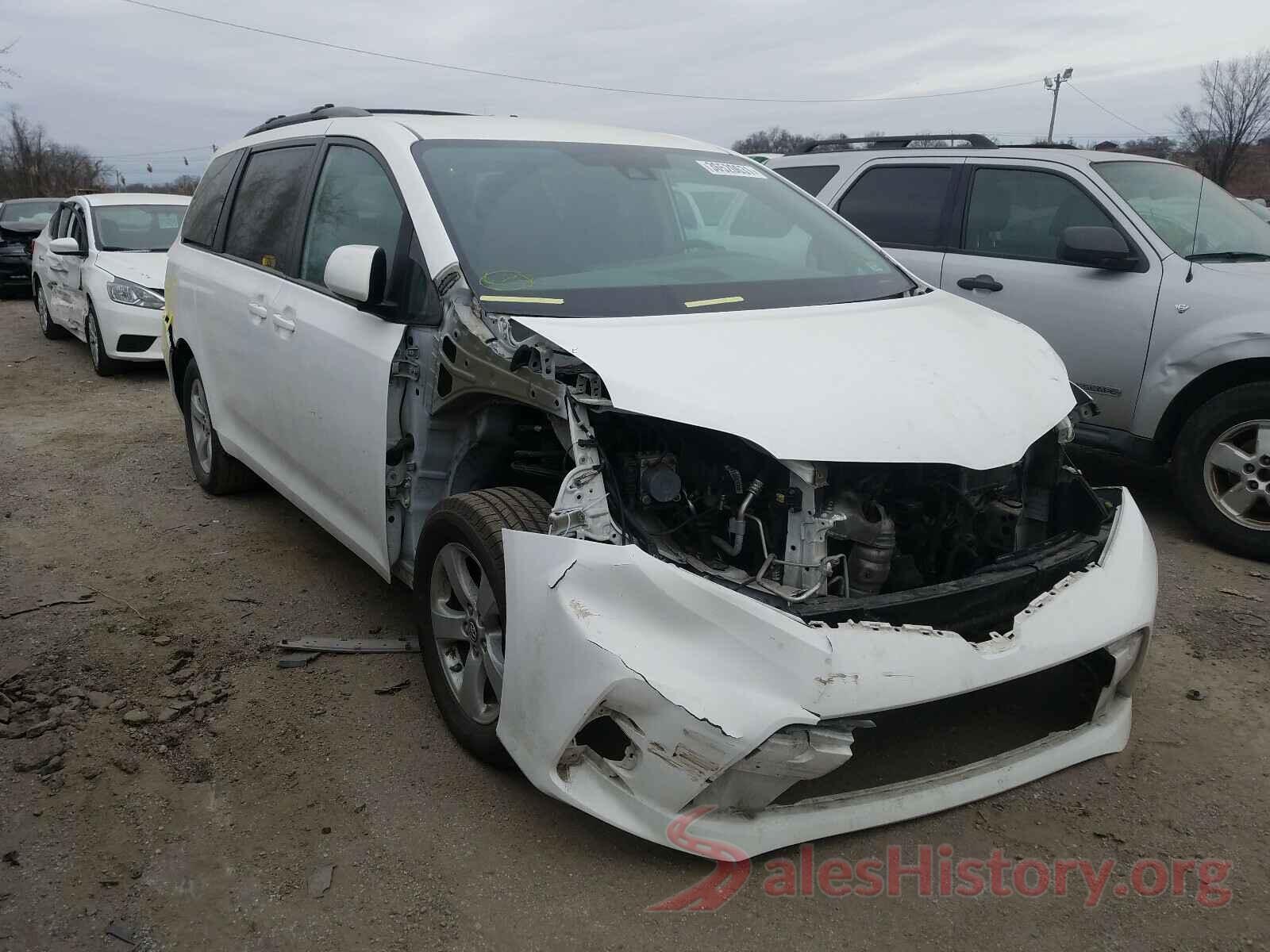 5TDKZ3DC0KS979796 2019 TOYOTA SIENNA