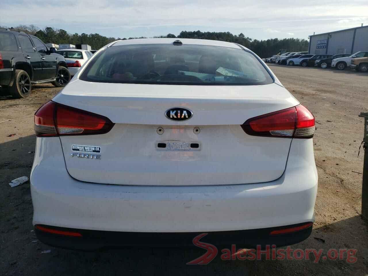 3KPFK4A76HE133310 2017 KIA FORTE