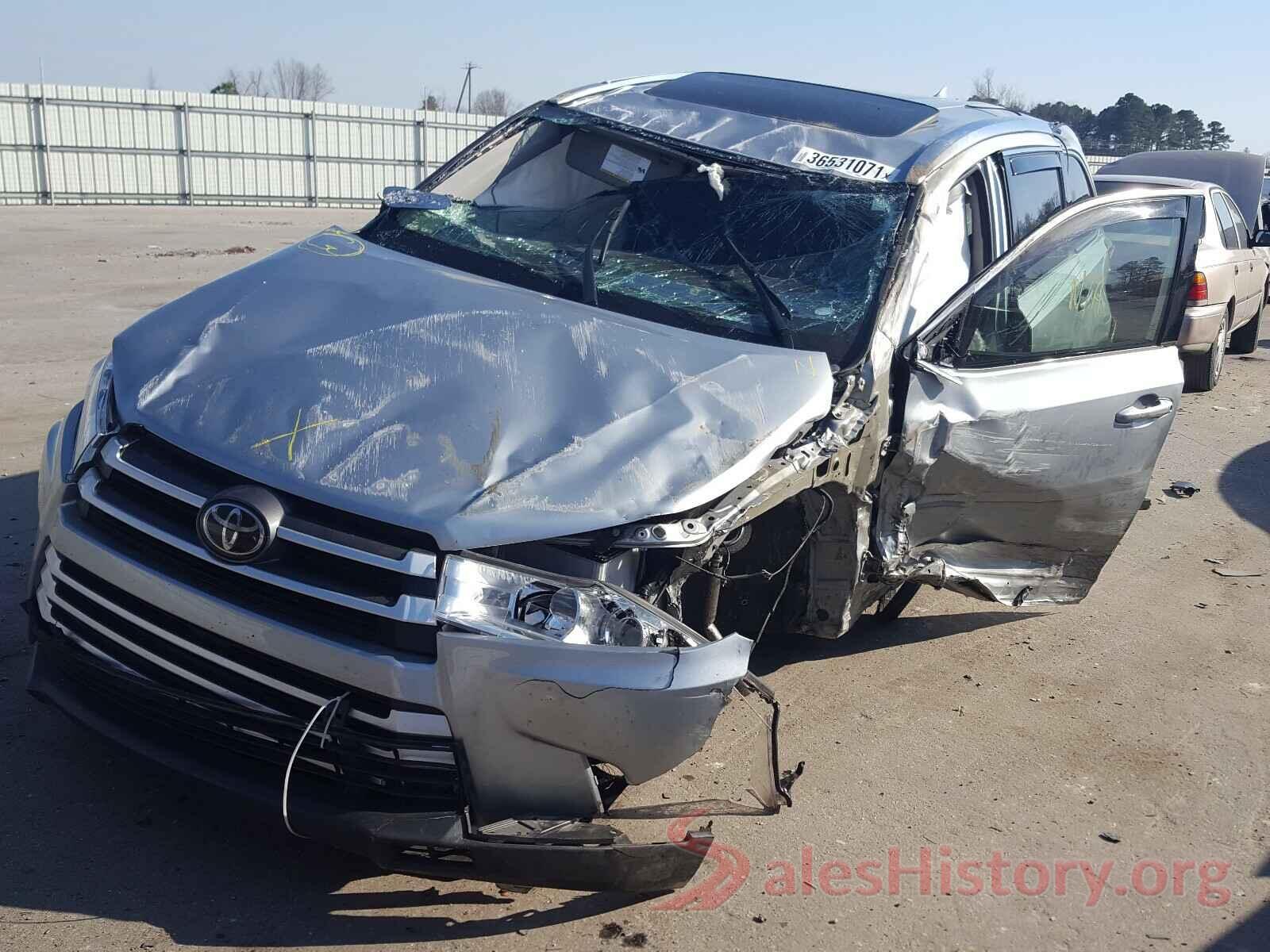 5TDKZRFH7JS531713 2018 TOYOTA HIGHLANDER