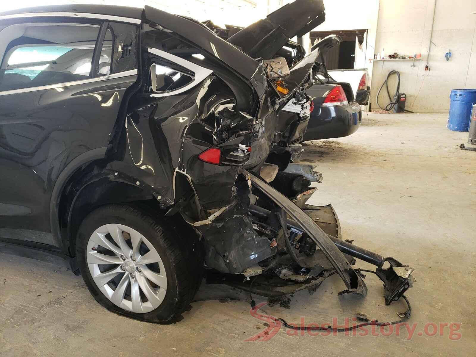 5YJXCDE2XJF088467 2018 TESLA MODEL X