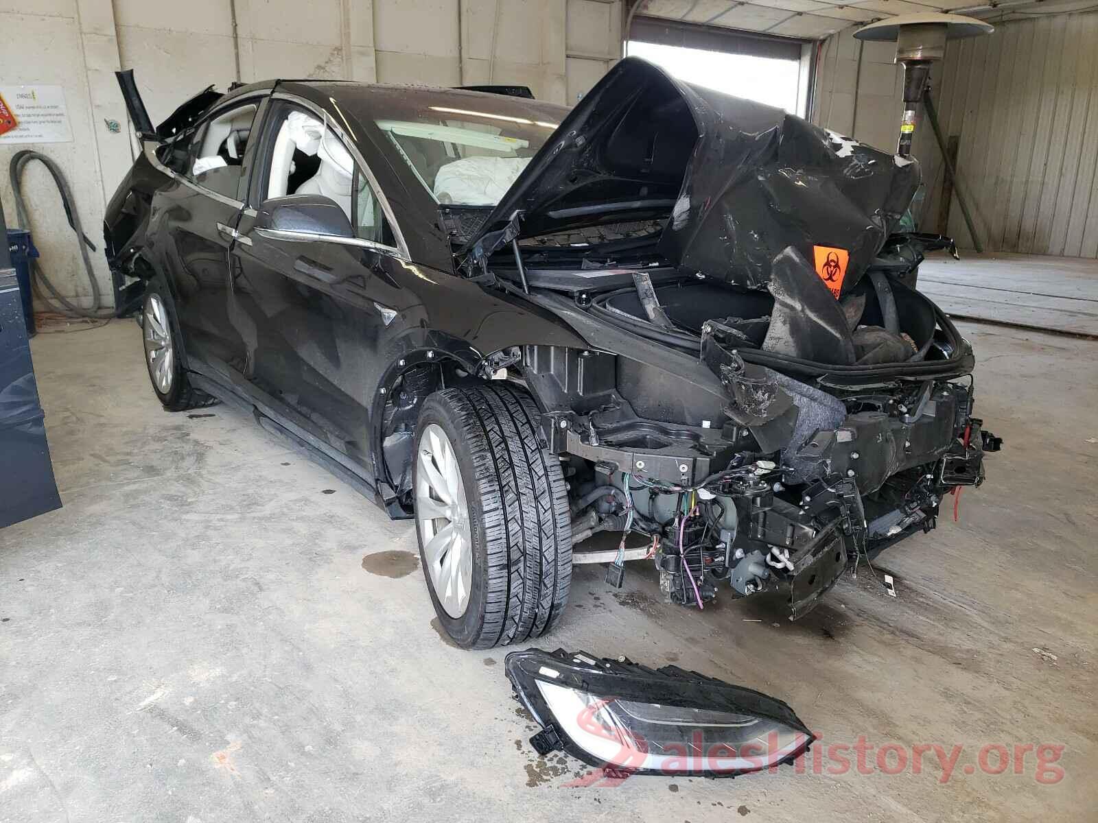 5YJXCDE2XJF088467 2018 TESLA MODEL X