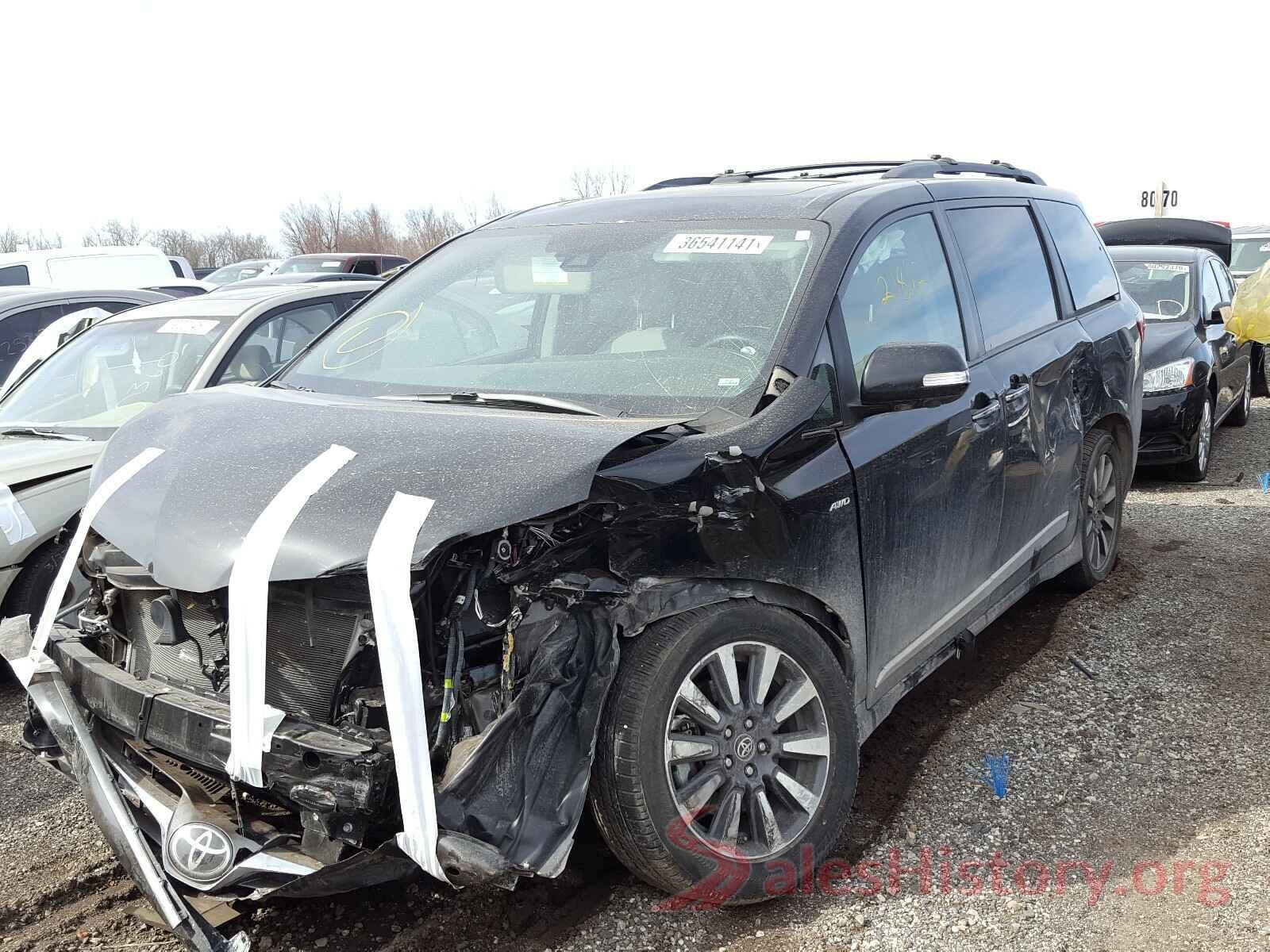 5TDDZ3DC6KS220692 2019 TOYOTA SIENNA