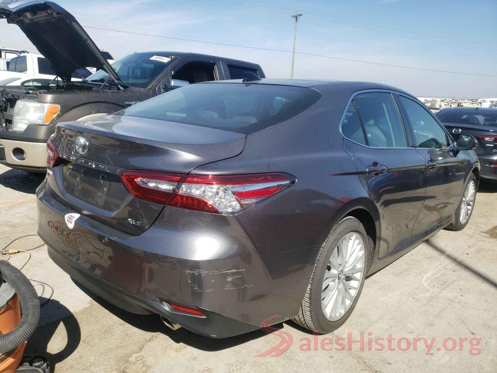 4T1B11HK4JU055266 2018 TOYOTA CAMRY