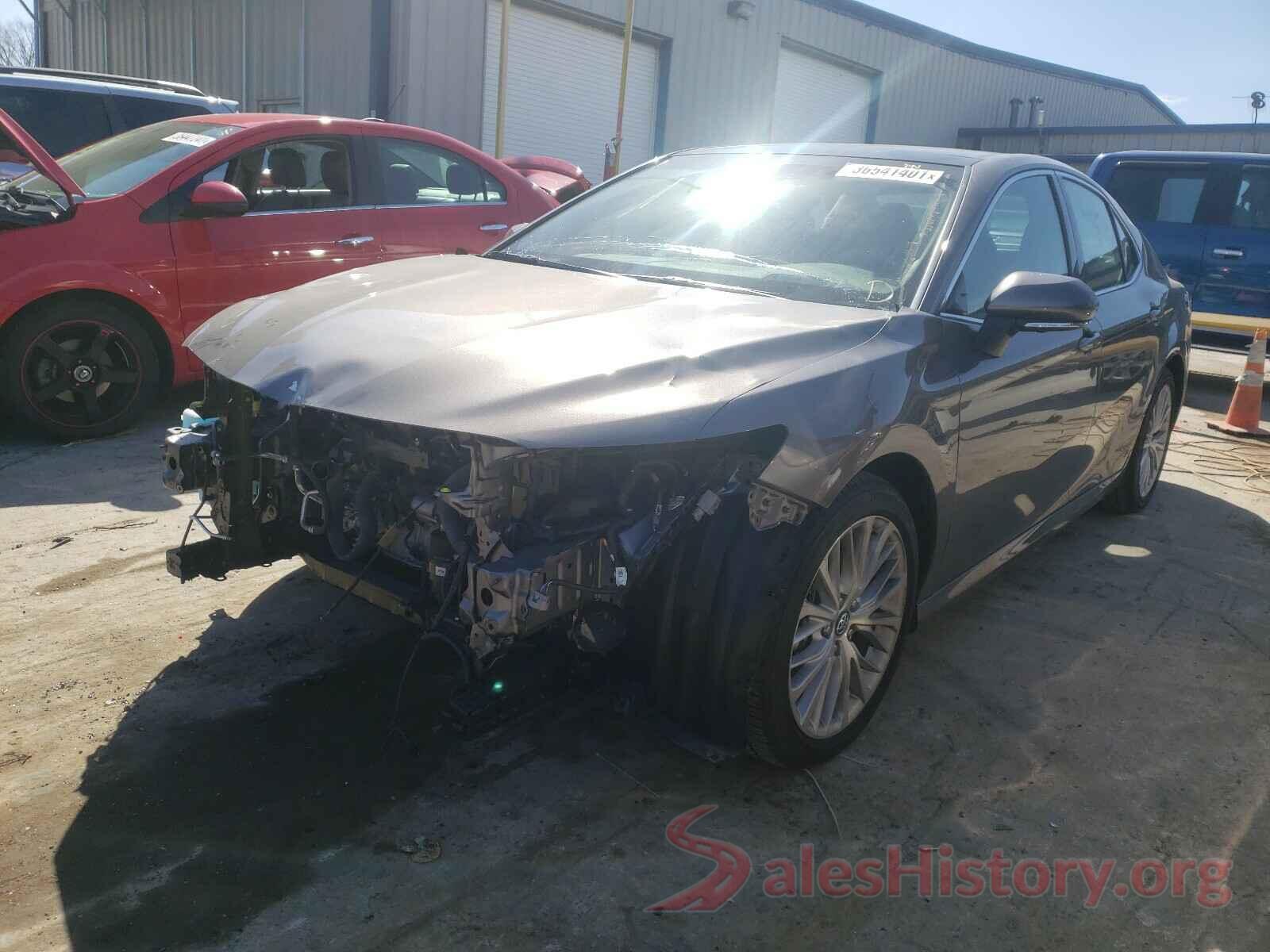 4T1B11HK4JU055266 2018 TOYOTA CAMRY