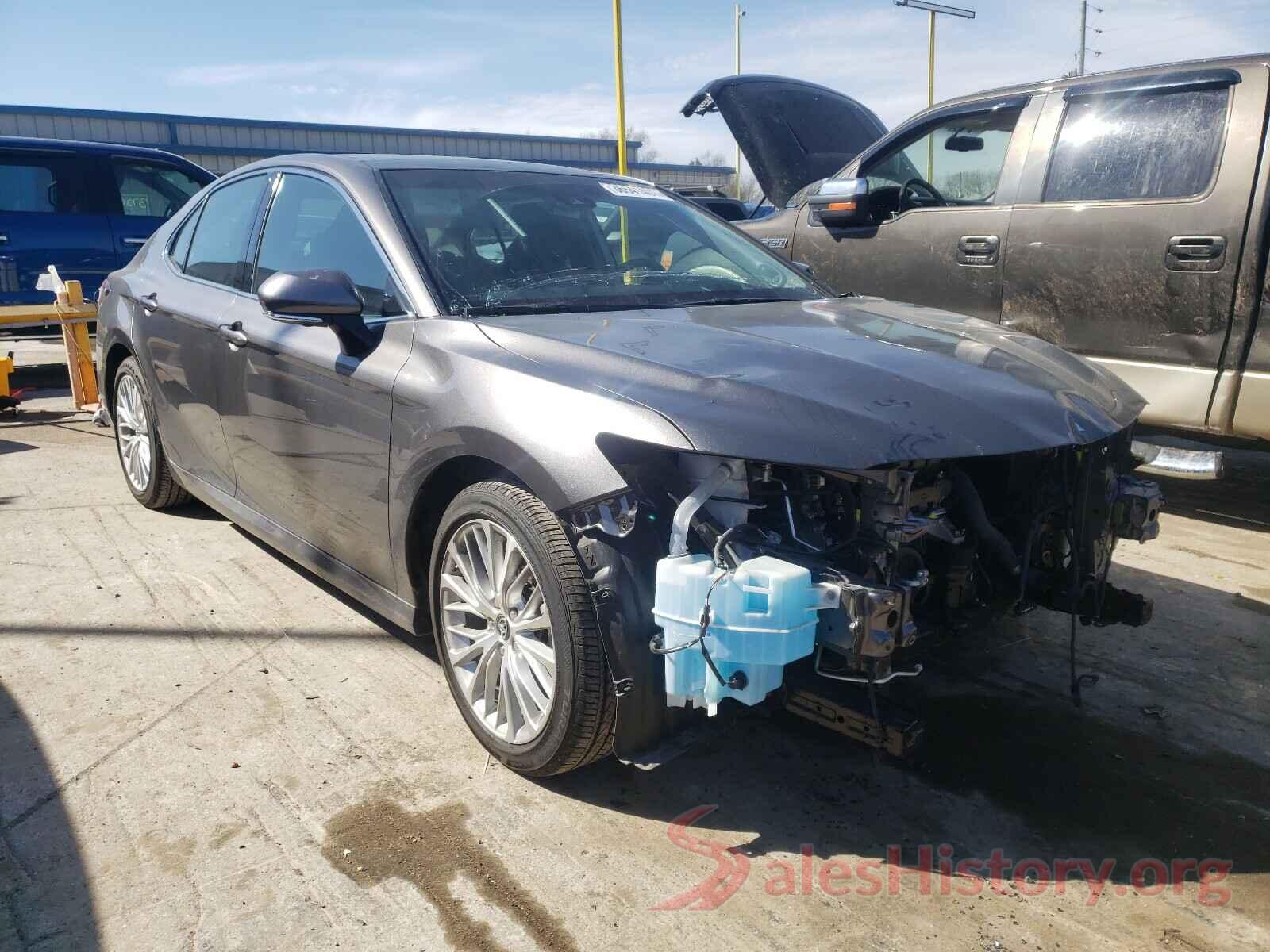 4T1B11HK4JU055266 2018 TOYOTA CAMRY