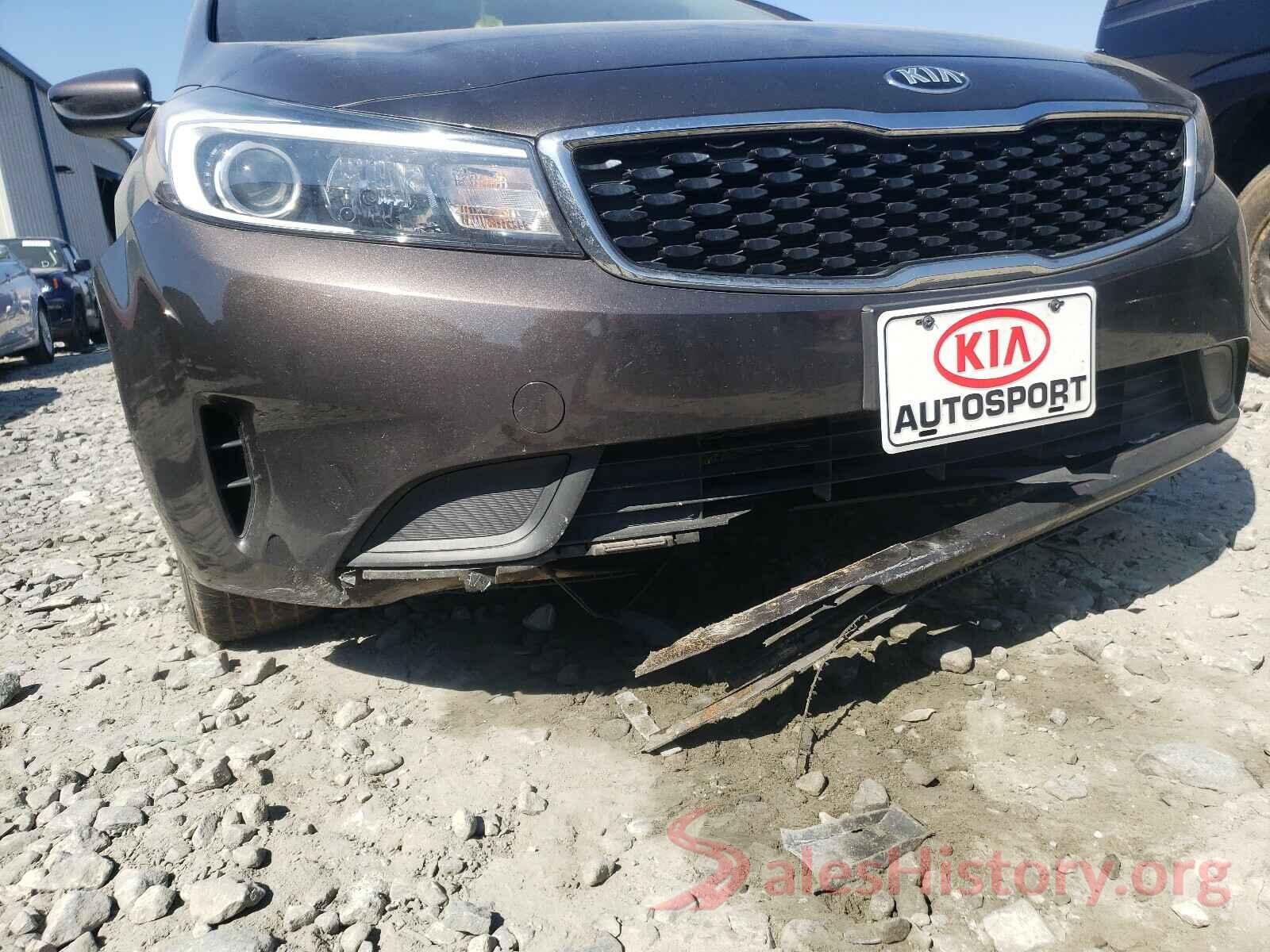 3KPFK4A77JE218677 2018 KIA FORTE