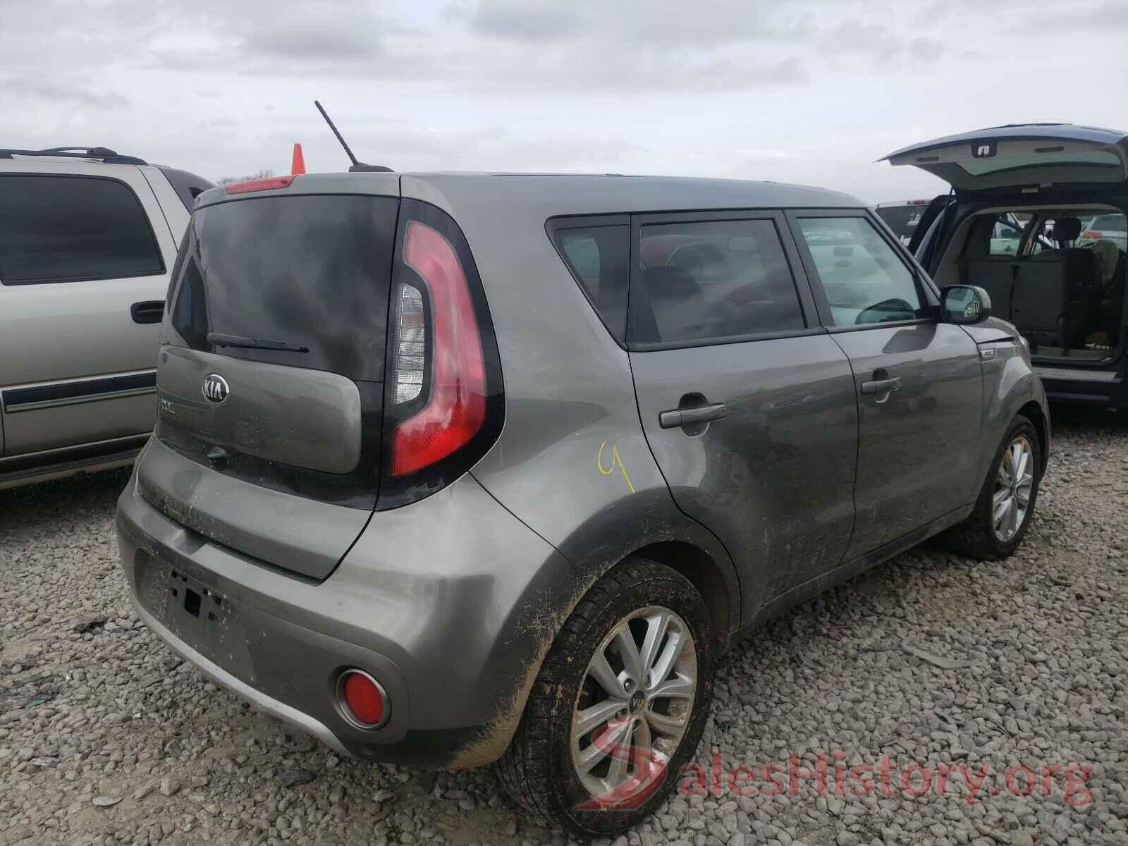 KNDJP3A55J7505696 2018 KIA SOUL