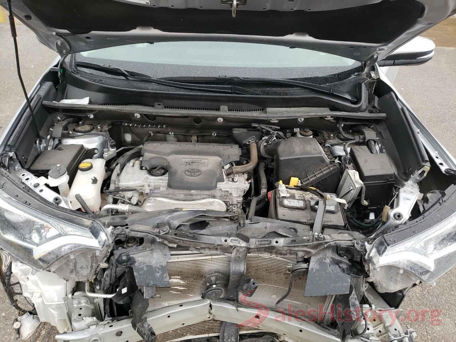 2T3RFREV9JW723812 2018 TOYOTA RAV4