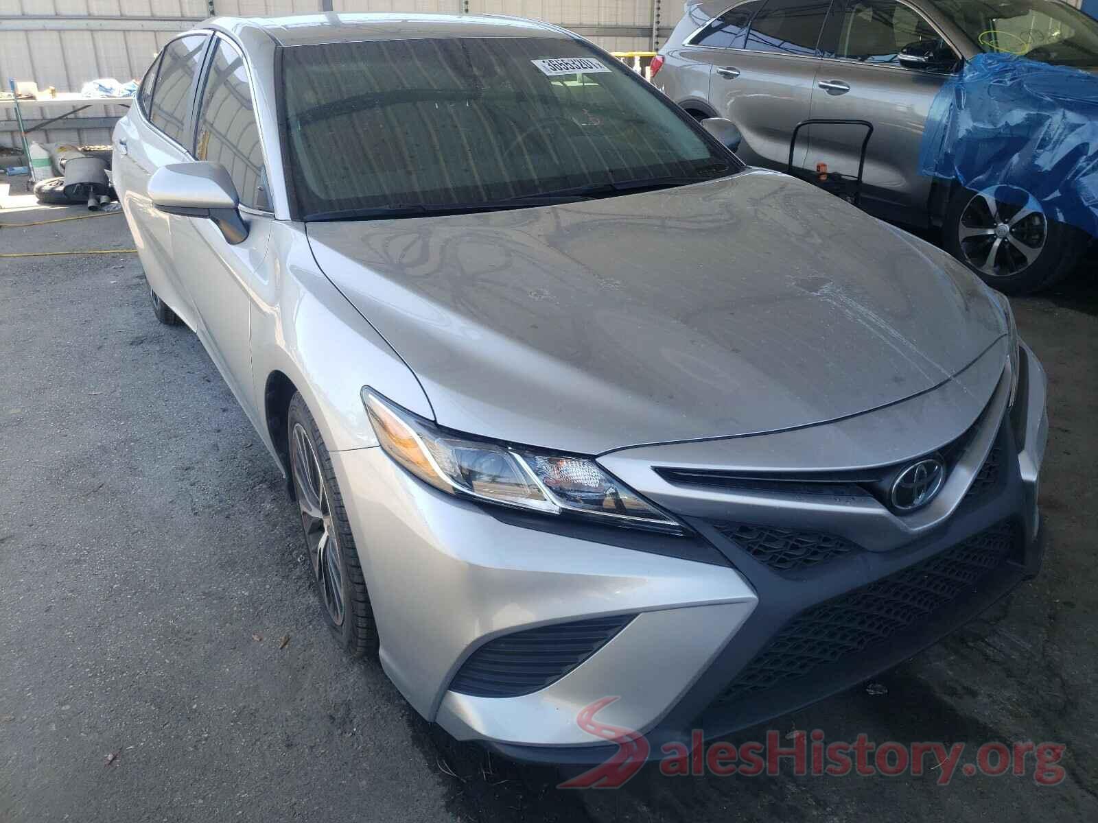 4T1B11HK6JU074756 2018 TOYOTA CAMRY