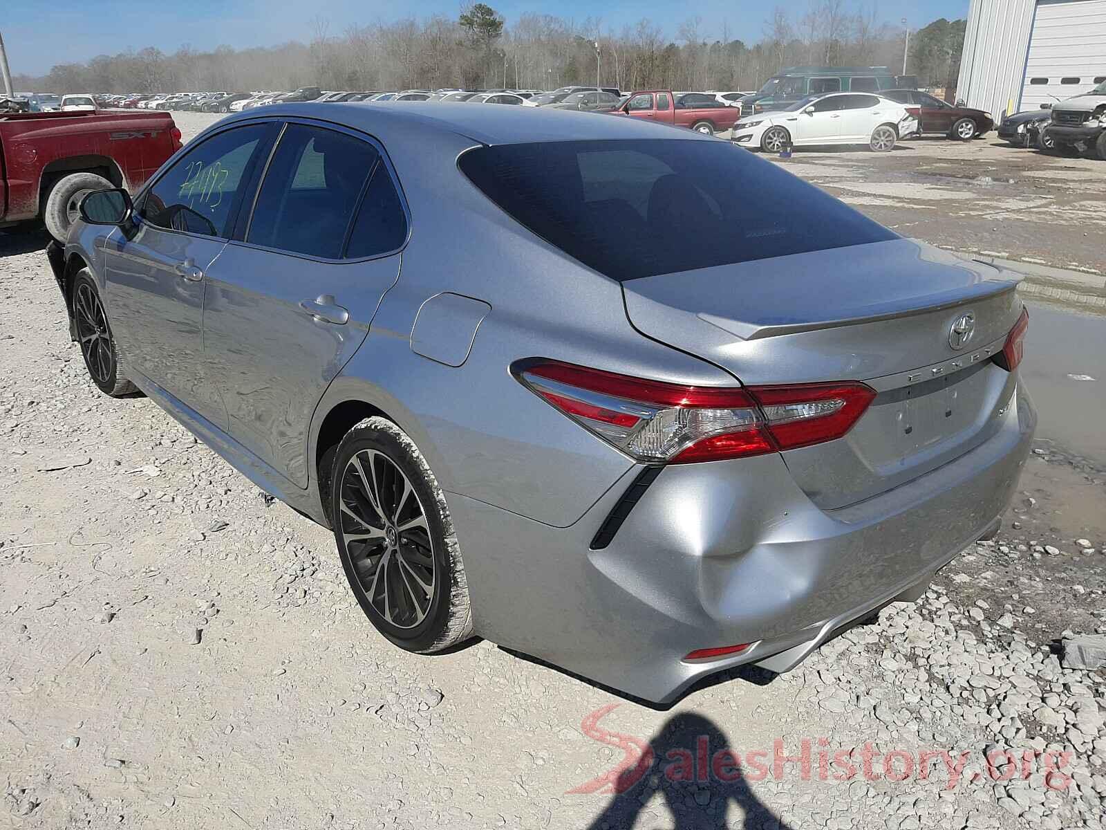 4T1B11HK1JU102740 2018 TOYOTA CAMRY